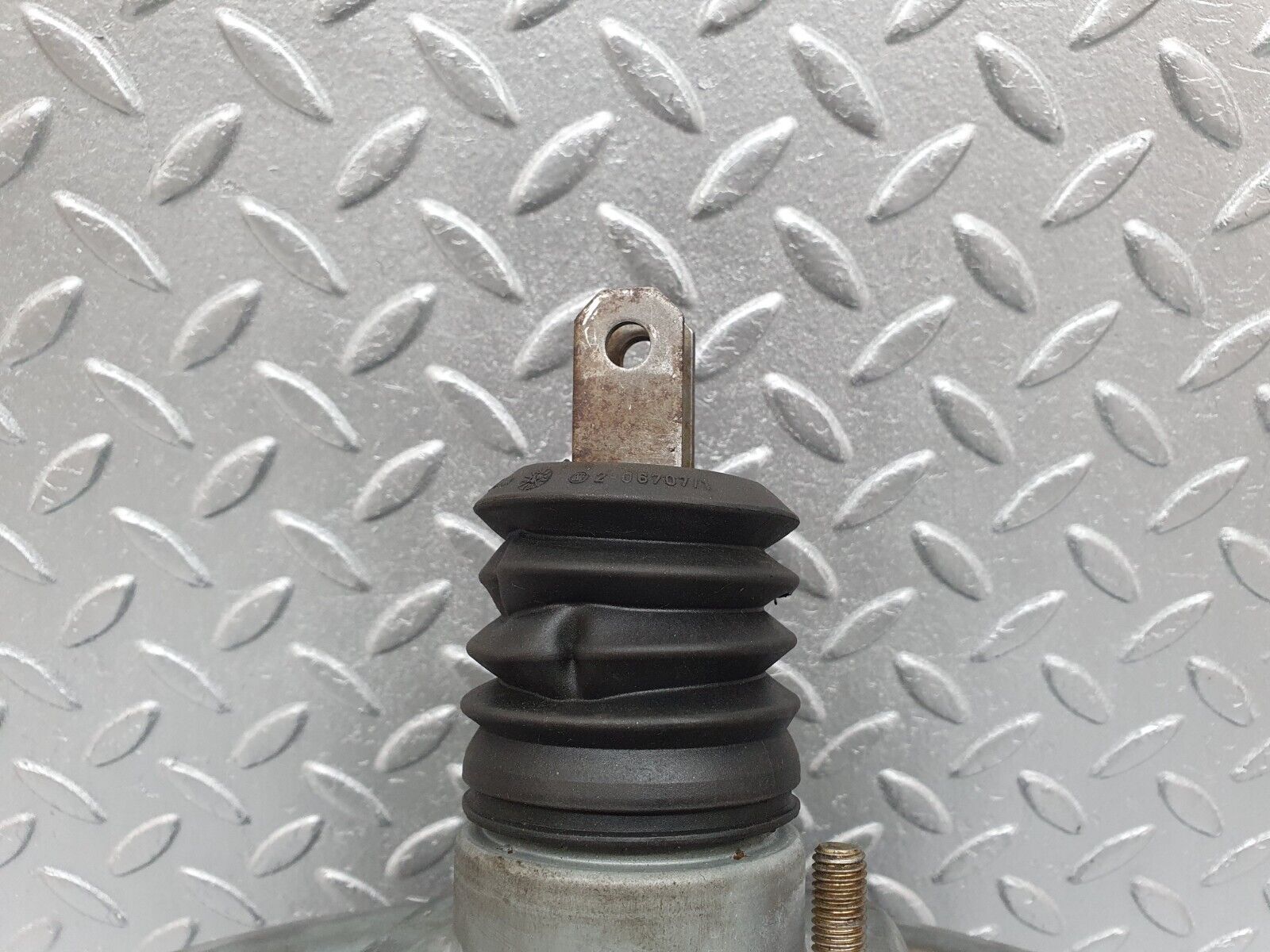 41971 Mercedes-Benz W202 C200 Brake Booster Lucas 0044305830