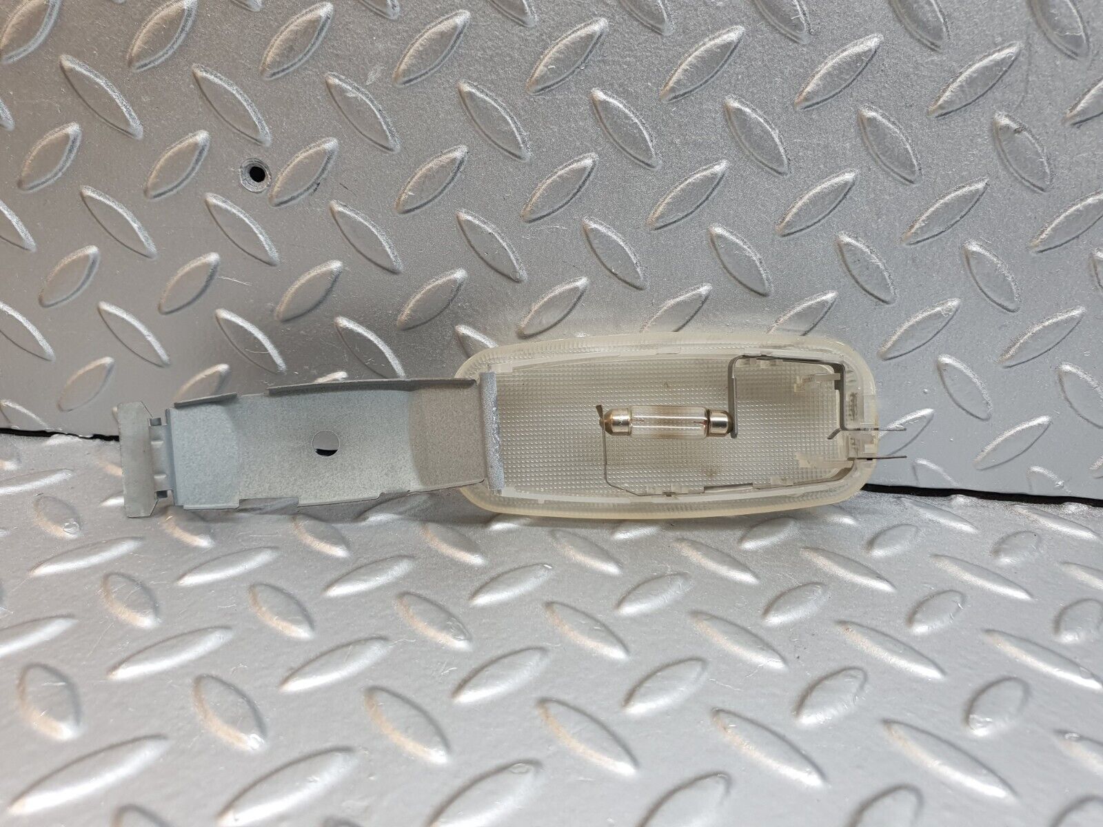 41983 Mercedes-Benz W202 C200 Interior Dome Light Hella 2028200101