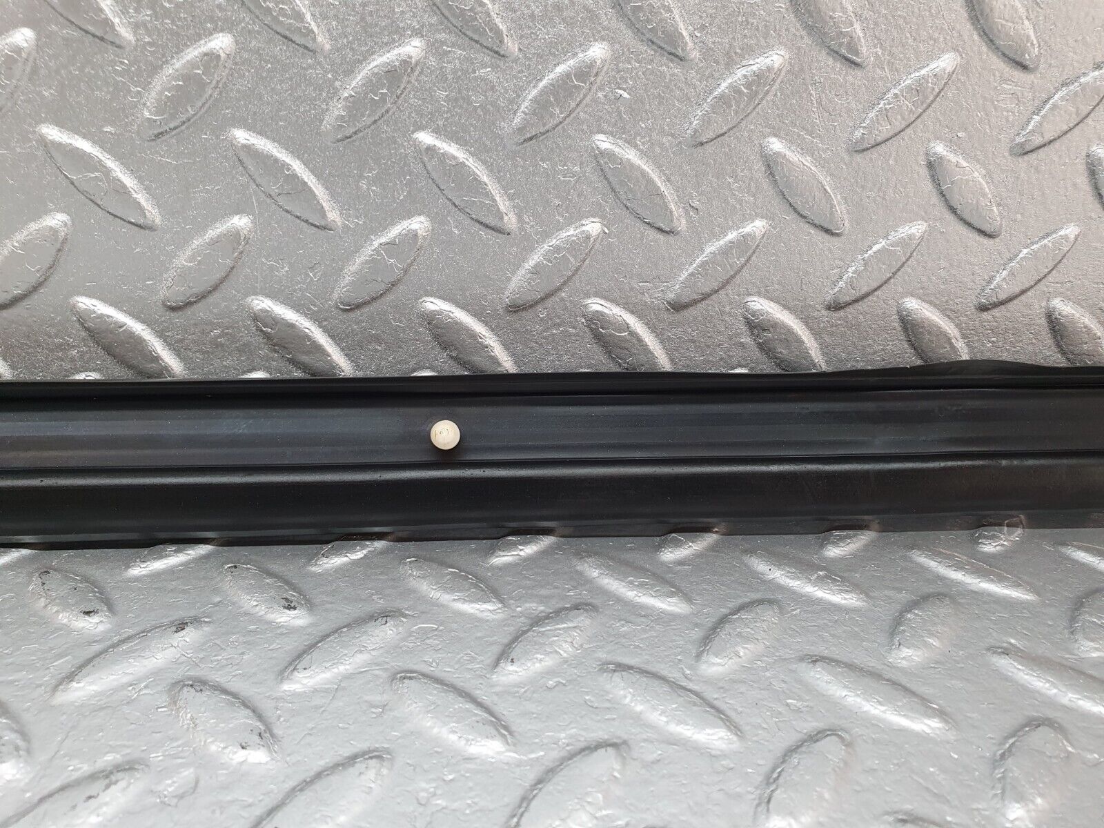 41710 Mercedes-Benz W124 200E Door Lower Sealing Rubber Trim Right