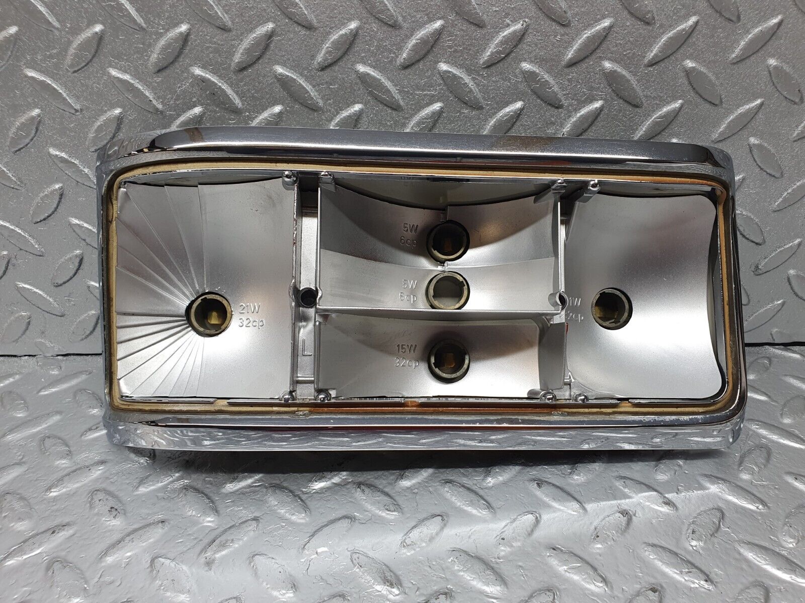 43190 Mercedes-Benz W115 Rear Left Tail Light