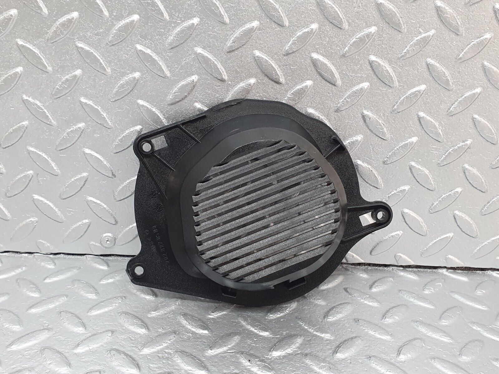 41745 Mercedes-Benz W202 C200 Front Left Door Speaker Cover 2028270583