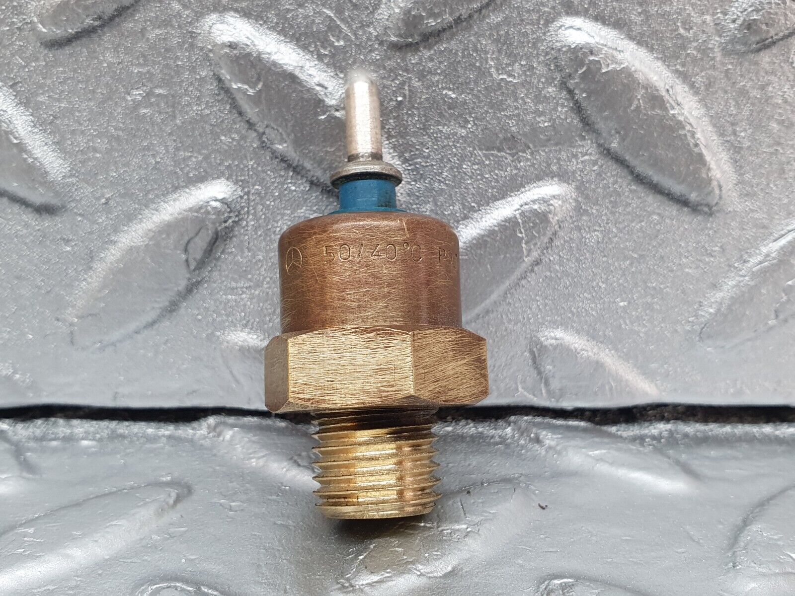 42965 Mercedes-Benz W201 190 2.0L Radiator Fan Temperature Switch 0055457024