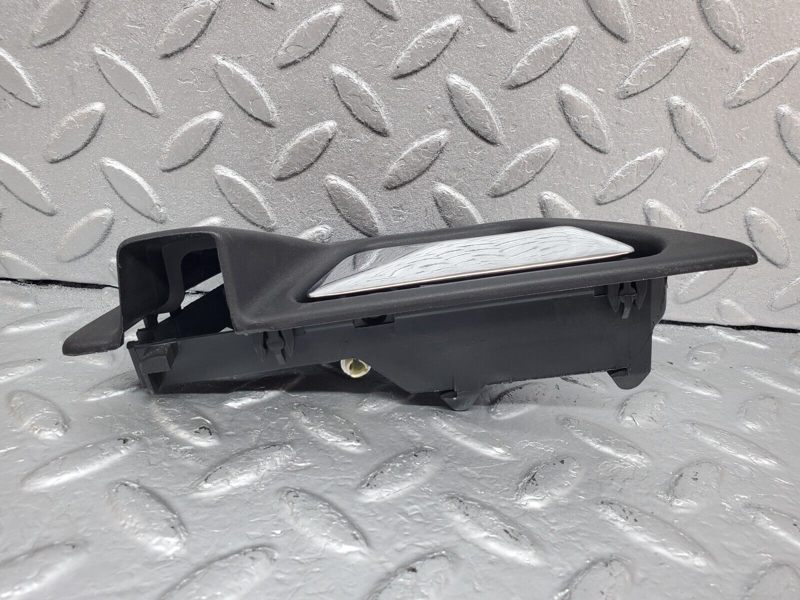 44743 Mercedes-Benz W124 220E Interior Door Handle Front Left 1247600161