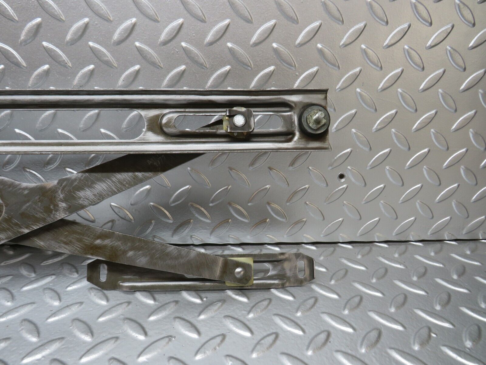 25078 Mercedes-Benz R107 C107 Front Left Power Window Regulator 1077200746