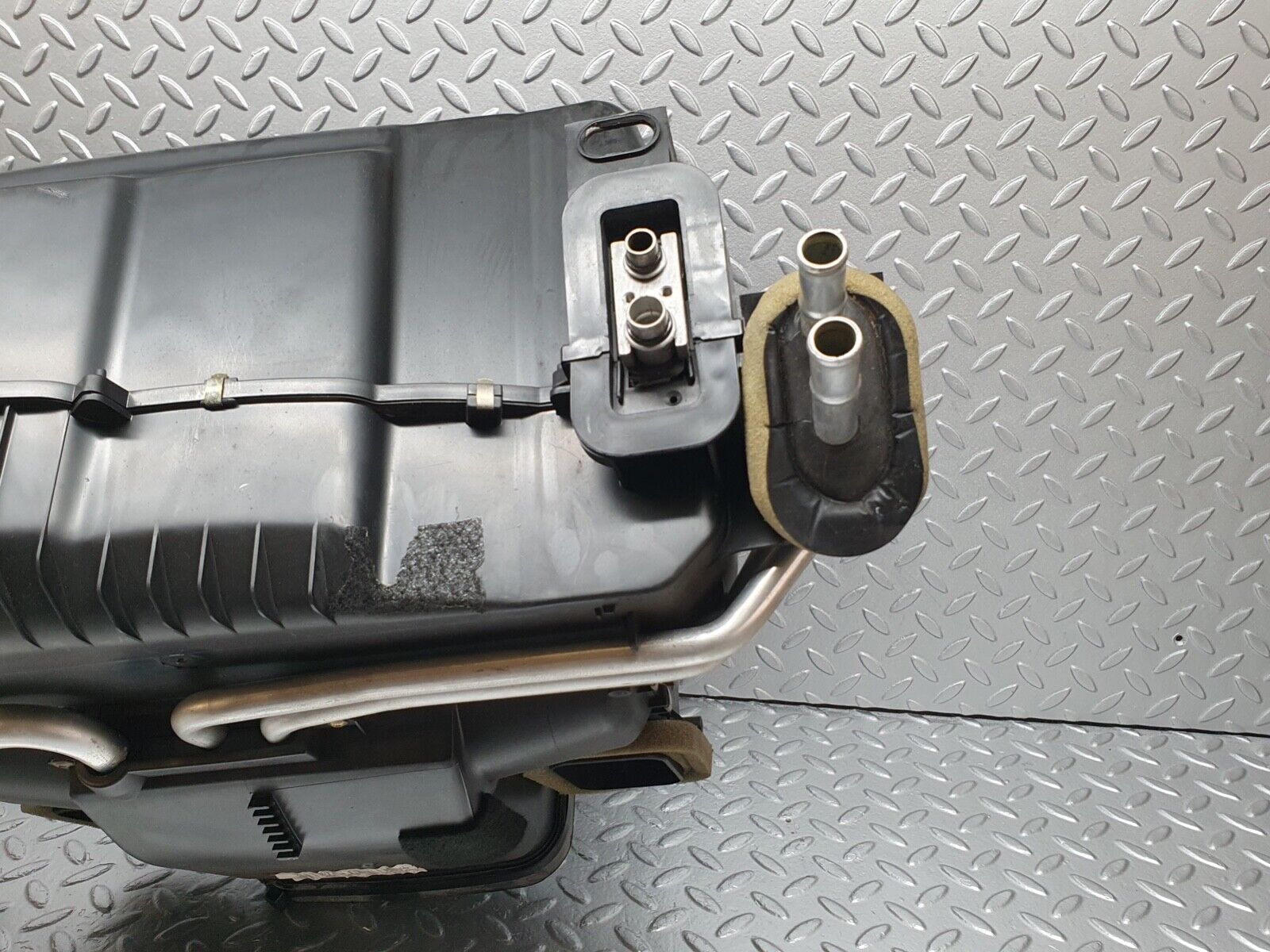 41995 Mercedes-Benz W202 C200 Heater Box Blower Housing Valeo 2028303962