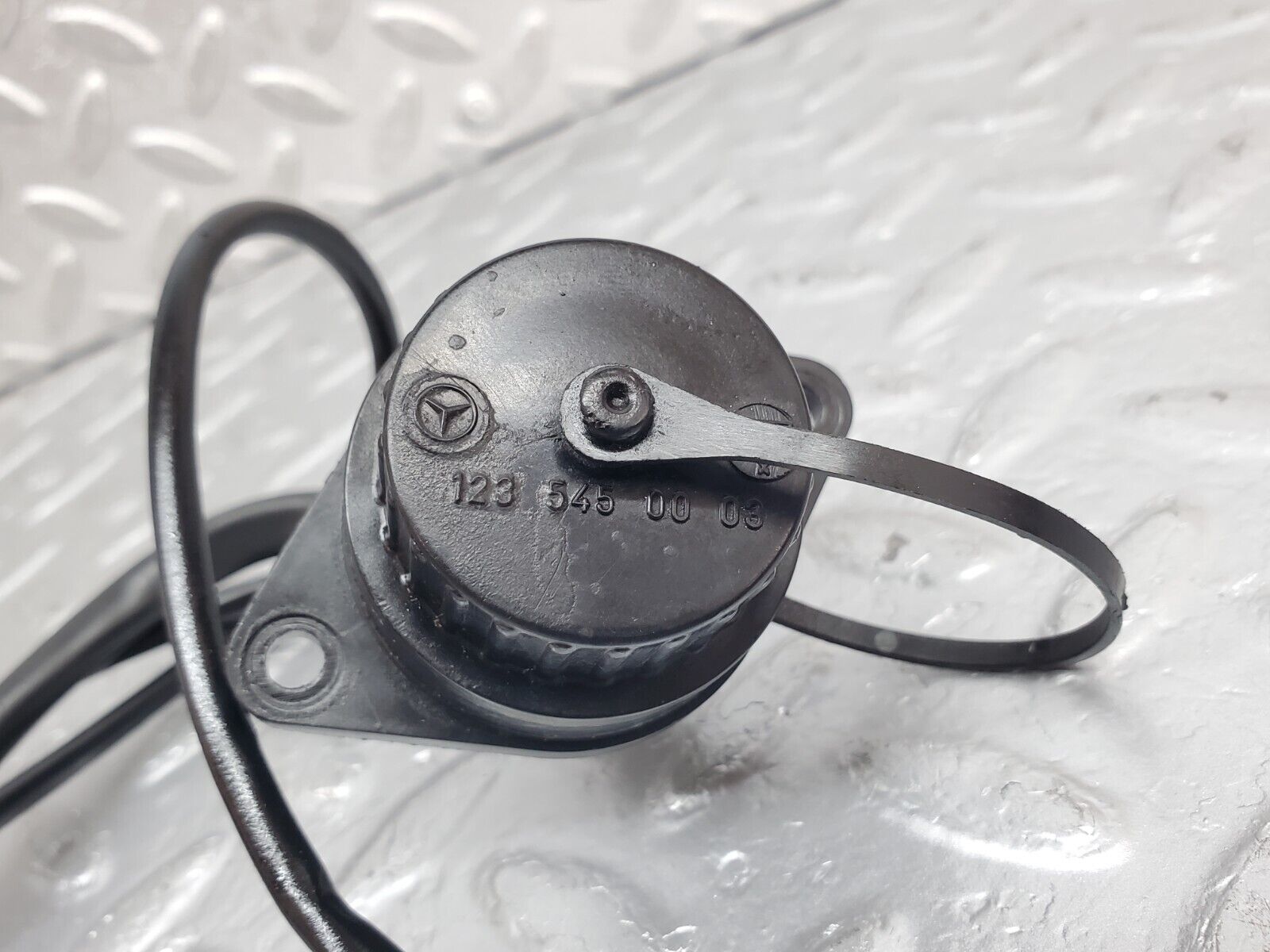 44417 Mercedes-Benz W123 280E Diagnostic Connector 1235450003