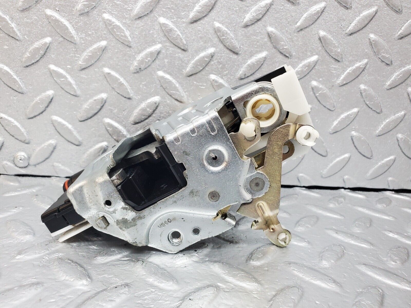 44993 Mercedes-Benz R129 300SL Coupe Left Door Lock Mechanism