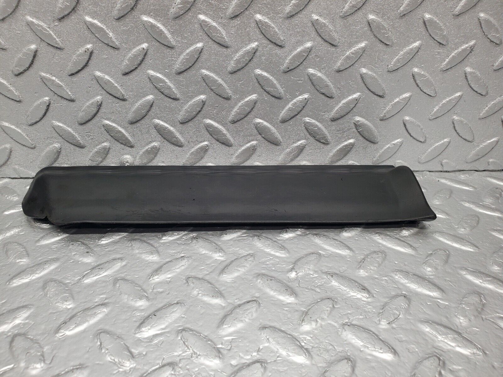 46423 Mercedes-Benz C123 280CE Coupe Front Left Fender Wing Lower Moulding Trim