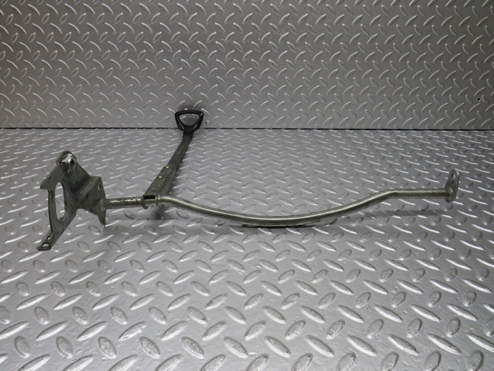 33202 Mercedes-Benz C107 R107 Front Right Seat Sliding Adjust Handle