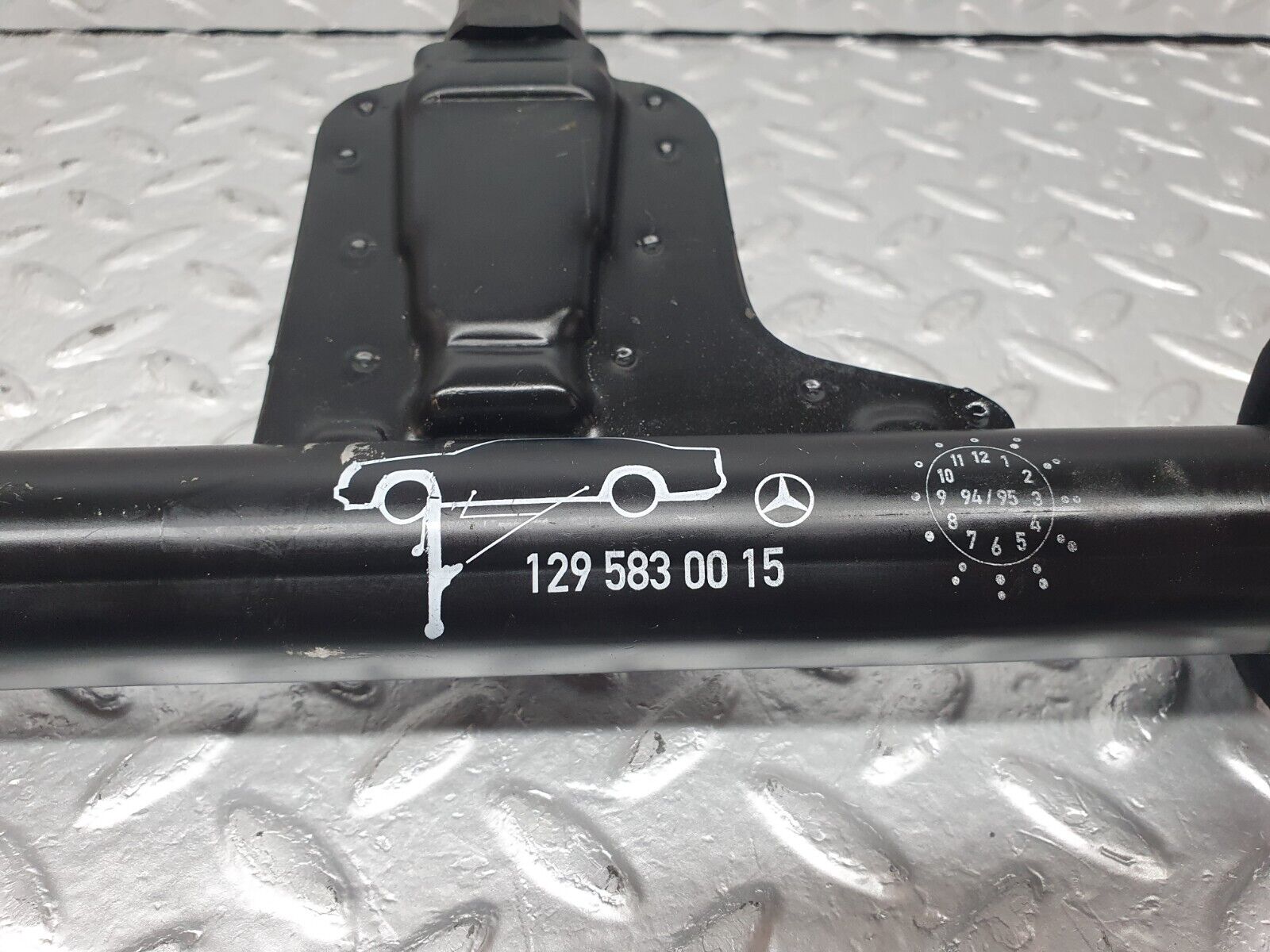 42446 Mercedes-Benz R129 320SL Coupe Car Jack 1295830015