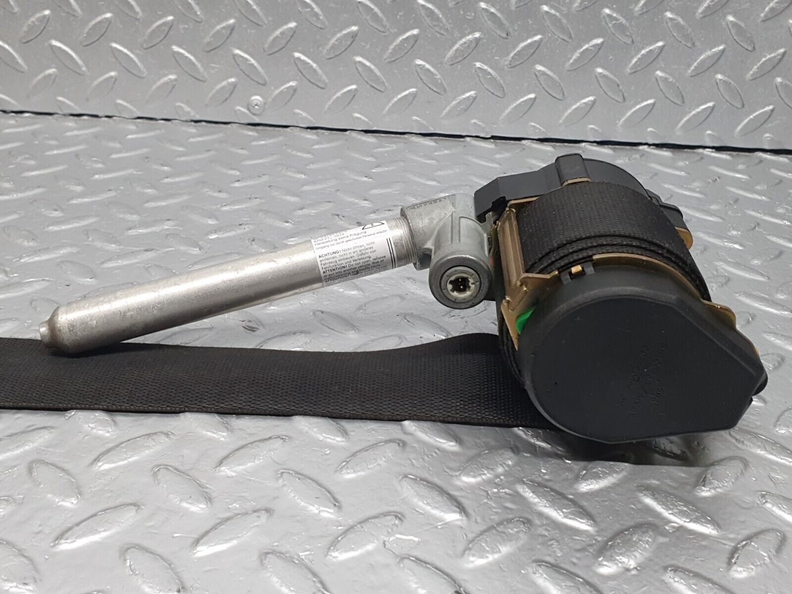 41986 Mercedes-Benz W202 C200 Front Right Seat Belt With Buckles 2018680222 1248600088 2088600369