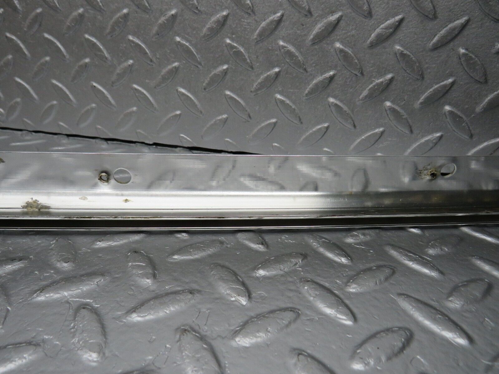 39862 Mercedes-Benz R107 350SL Hardtop Chrome Trim Right Side
