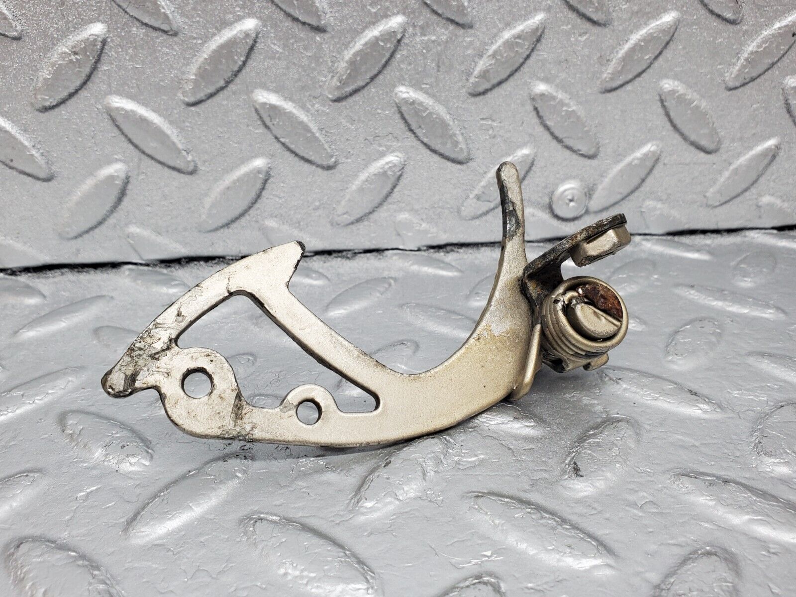 45846 Mercedes-Benz W126 420SE Bonnet Safety Latch