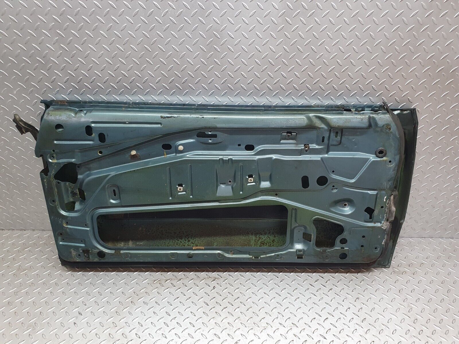 44056 Mercedes-Benz C123 230CE Coupe Left Door