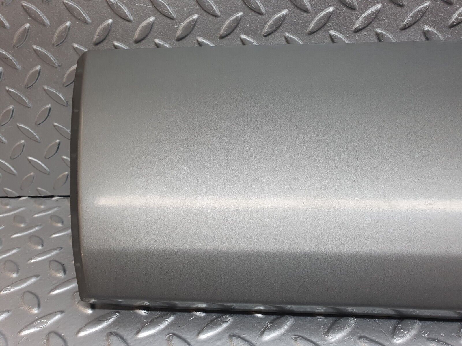 42874 Mercedes-Benz W201 190 2.0L Front Left Door Moulding Trim 2016905540