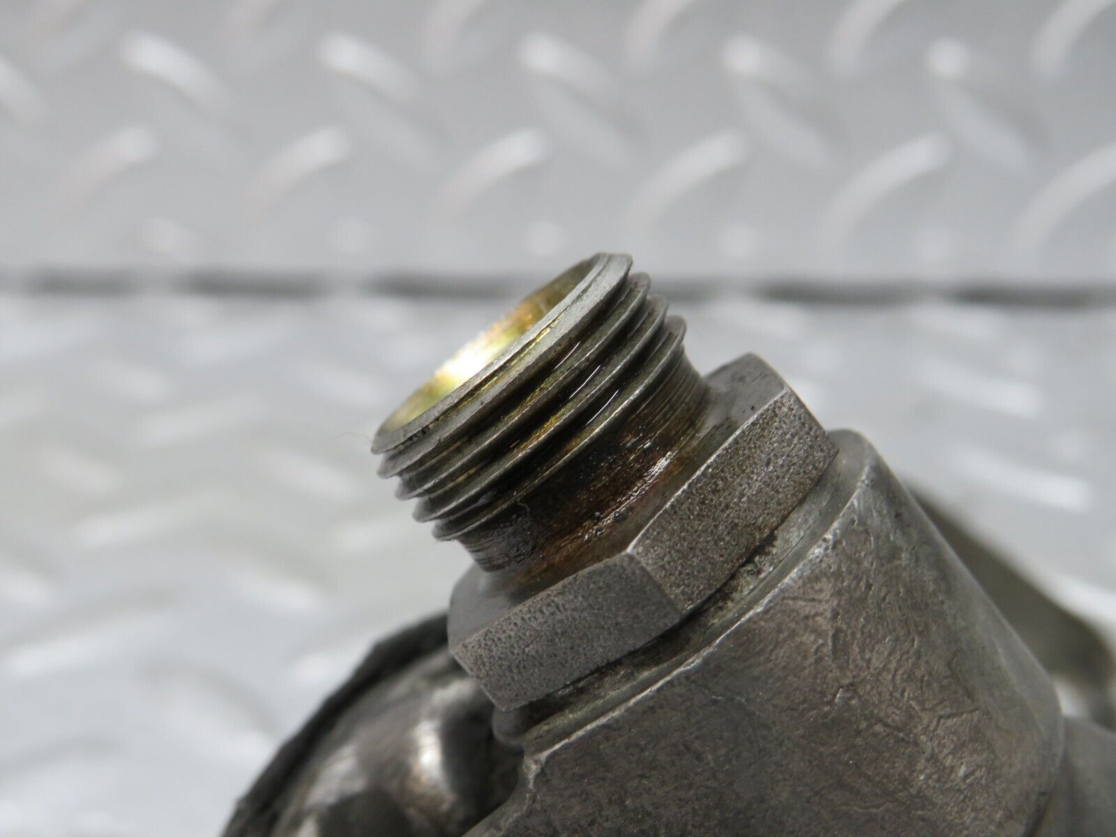 32956 Mercedes-Benz C107 R107 450 V8 Oil Pressure Damper 1161870196 1161870494