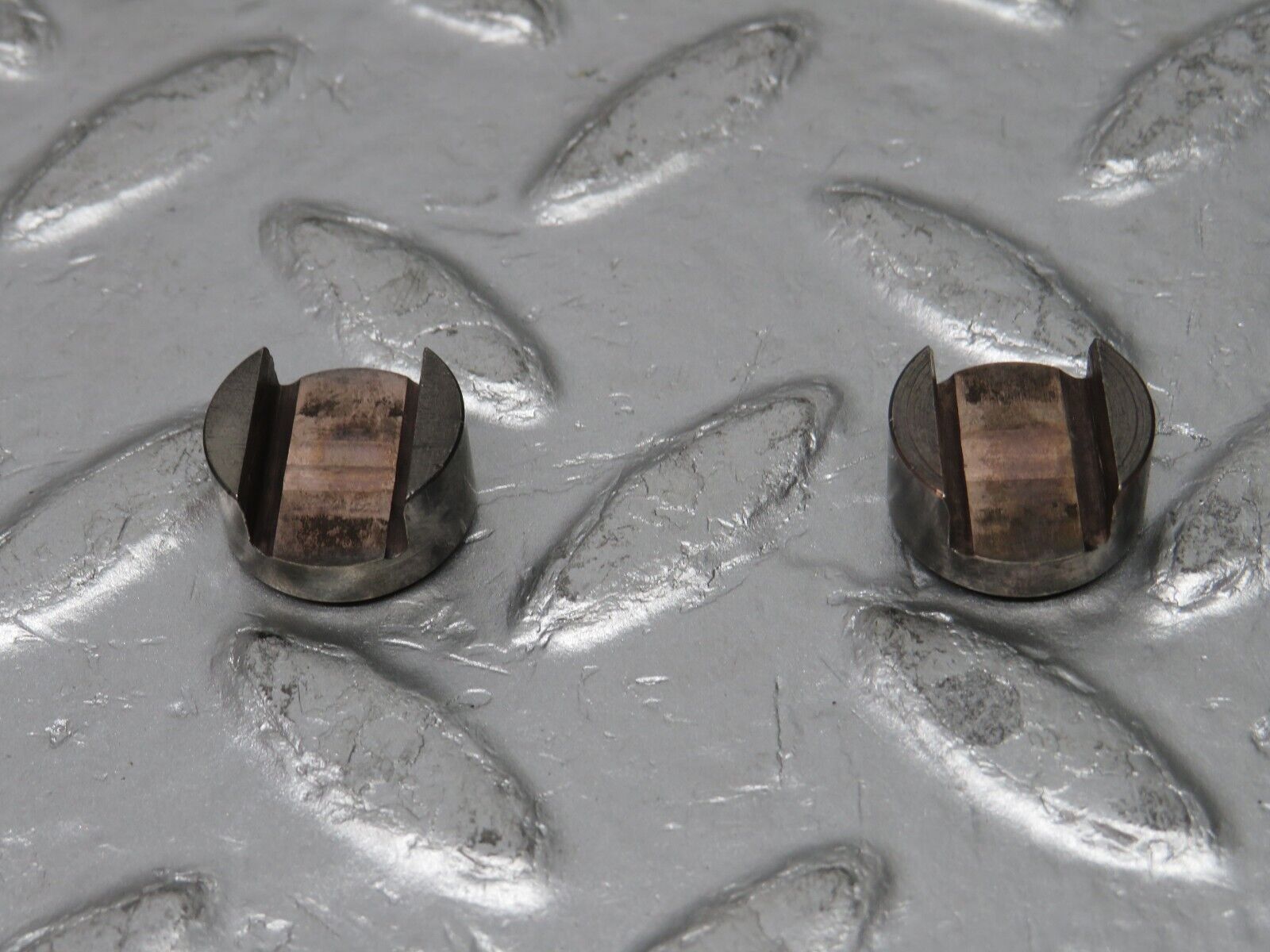 33004 Mercedes-Benz C107 R107 350 V8 Valve Rocker Arm With Spring & Tappet