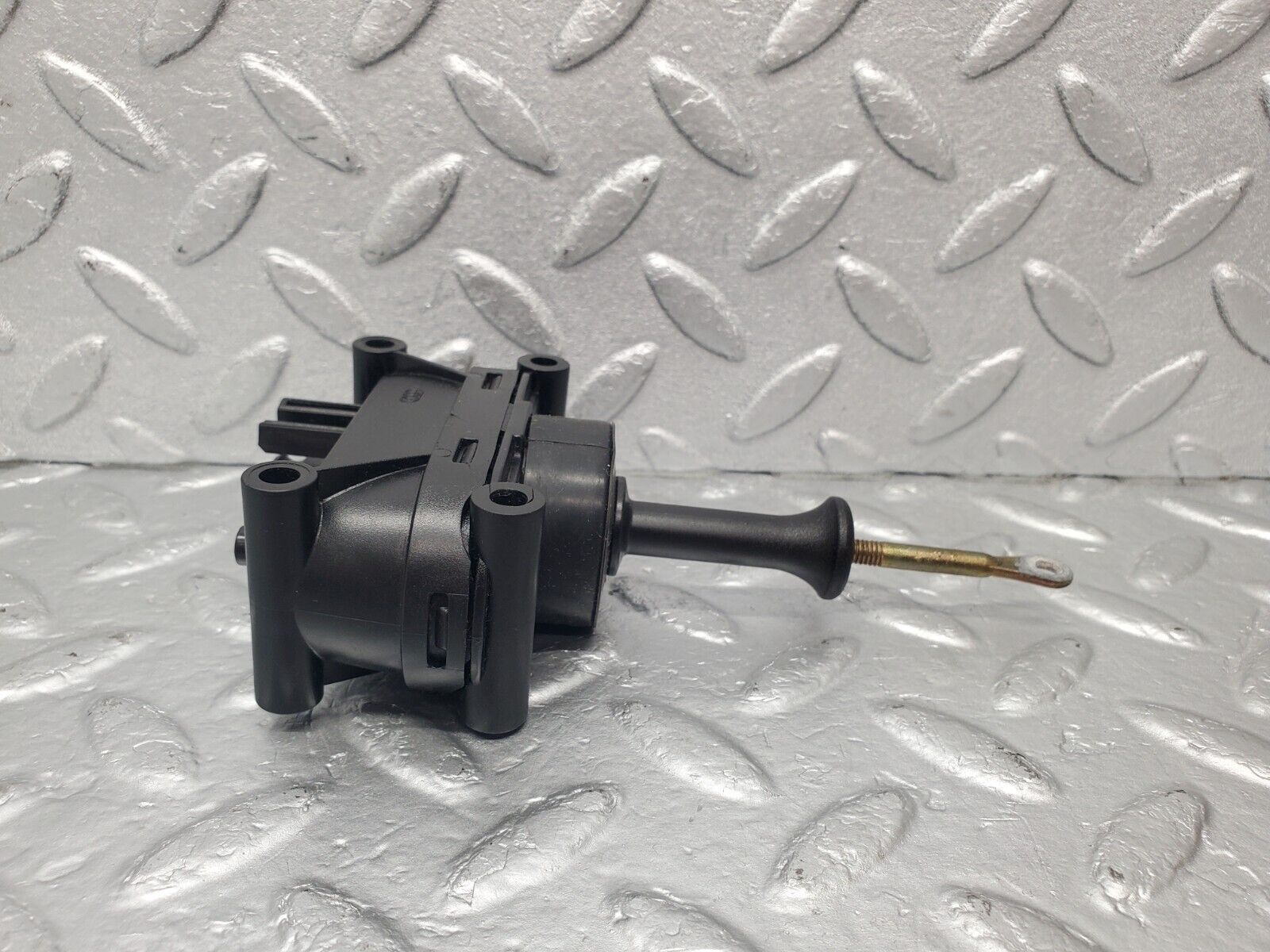 46145 Mercedes-Benz W124 Rear Right Door Lock Vacuum Actuator