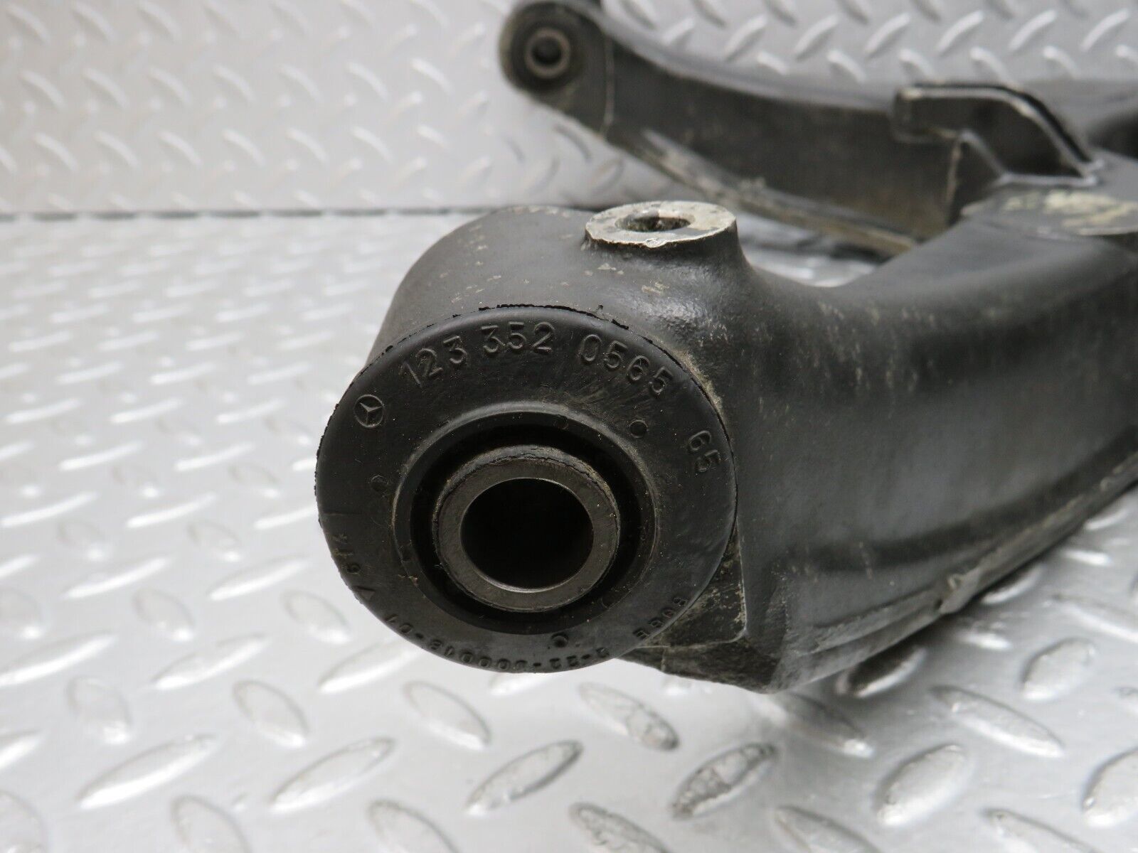 39313 Mercedes-Benz R107 500SL Trailing Arm Control Arm Rear Left 1263520404