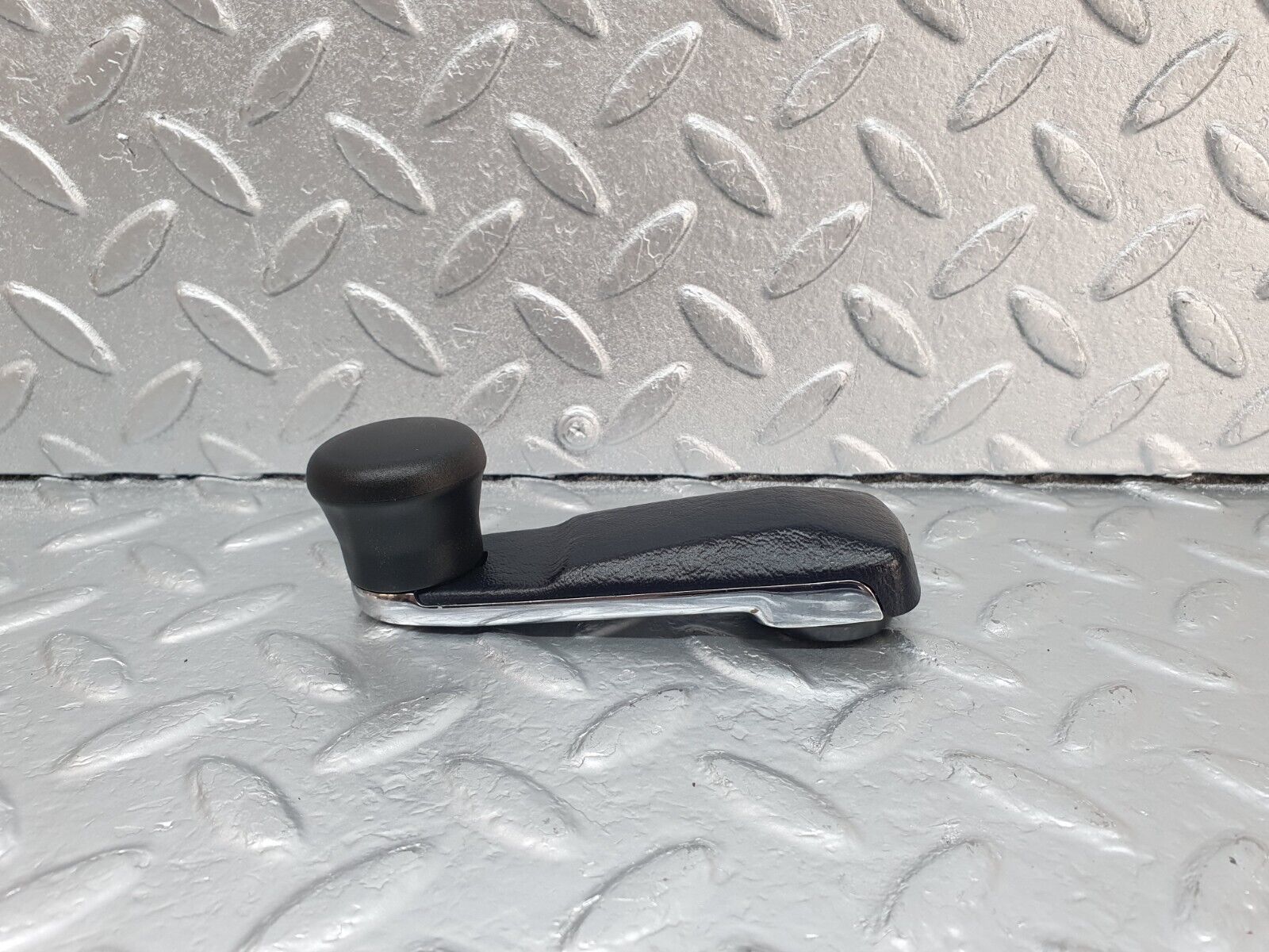 42894 Mercedes-Benz W201 190 2.0L Window Lifter Crank Handle Black