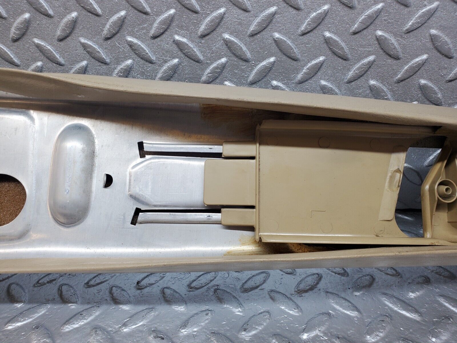 45766 Mercedes-Benz W126 420SE B Pillar Cover Left Side Beige 1246920122
