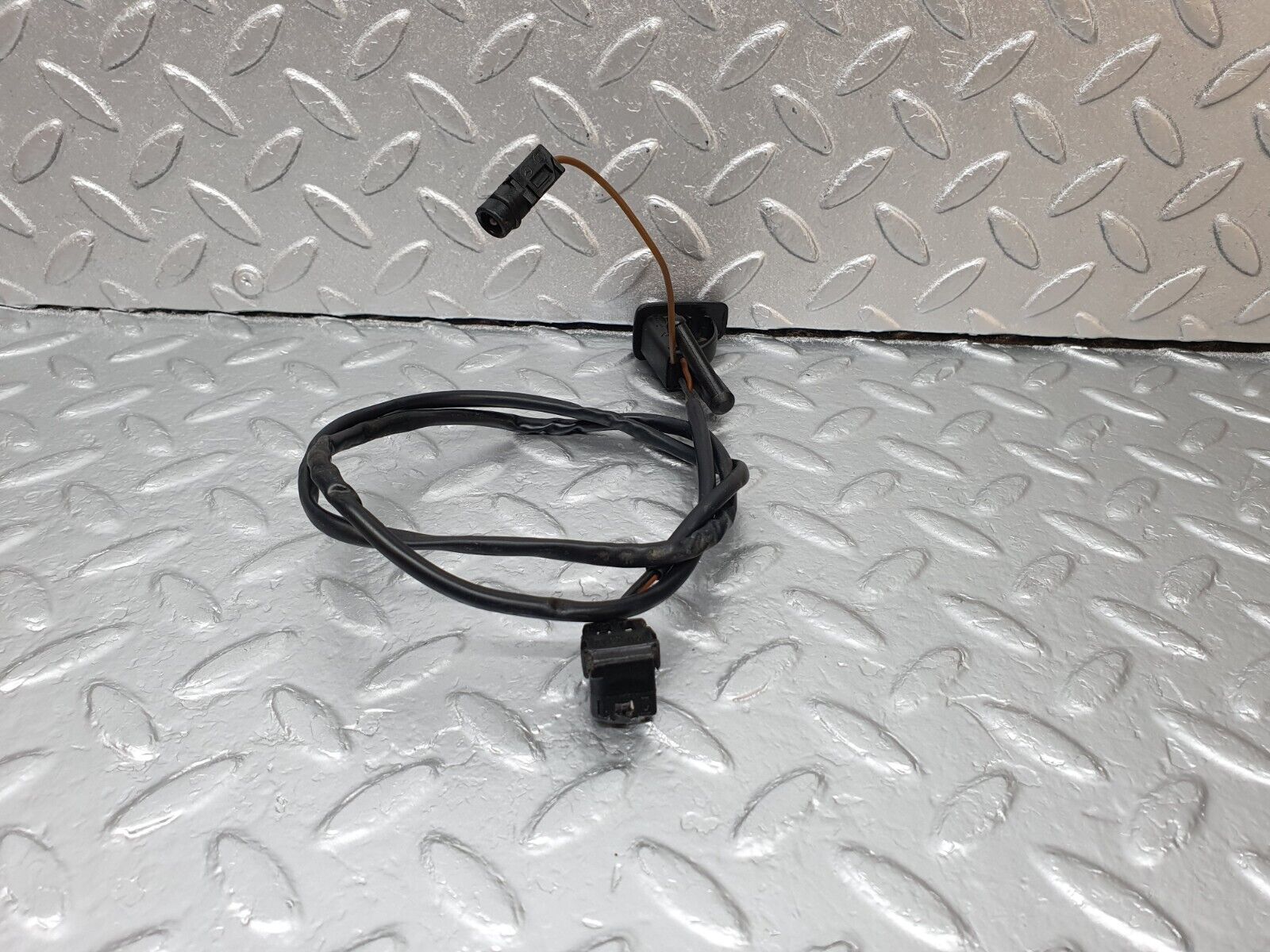 42529 Mercedes-Benz R129 320SL Coupe Windscreen Washer Nozzle