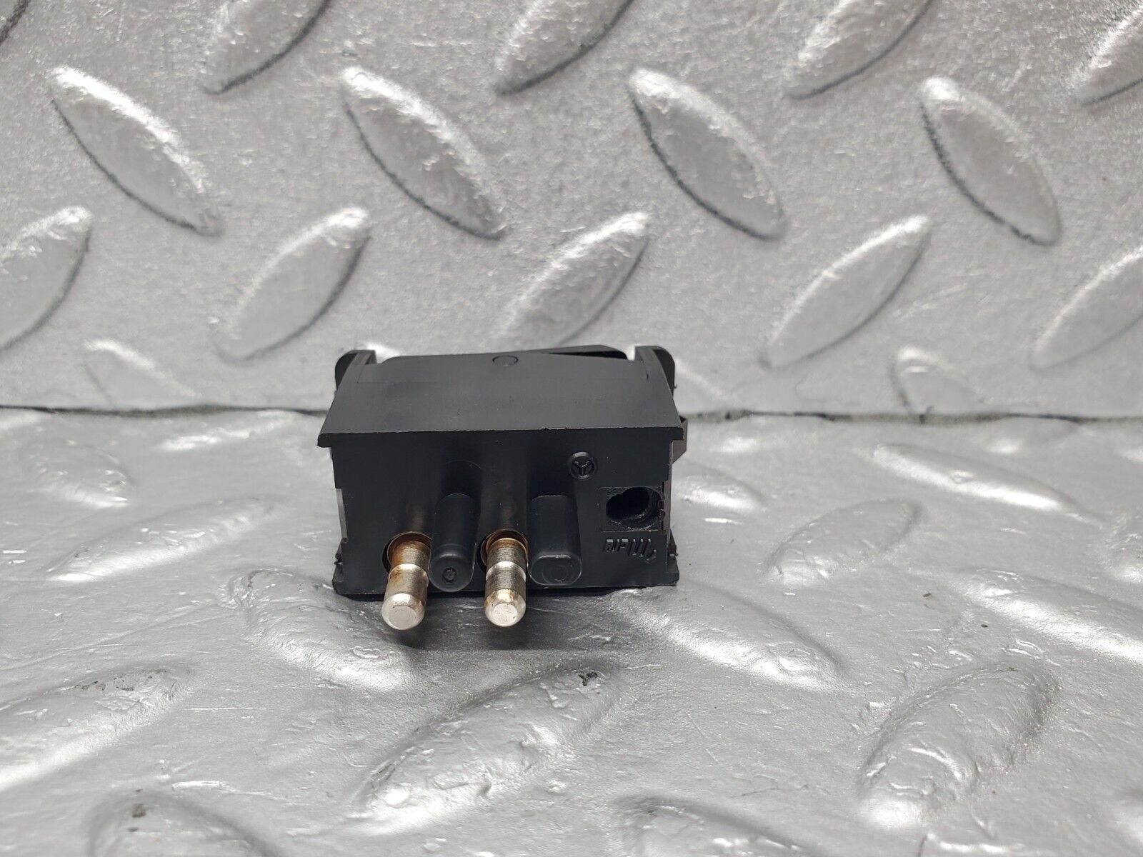 46543 Mercedes-Benz C123 280CE Coupe Interior Light Switch 0008205910