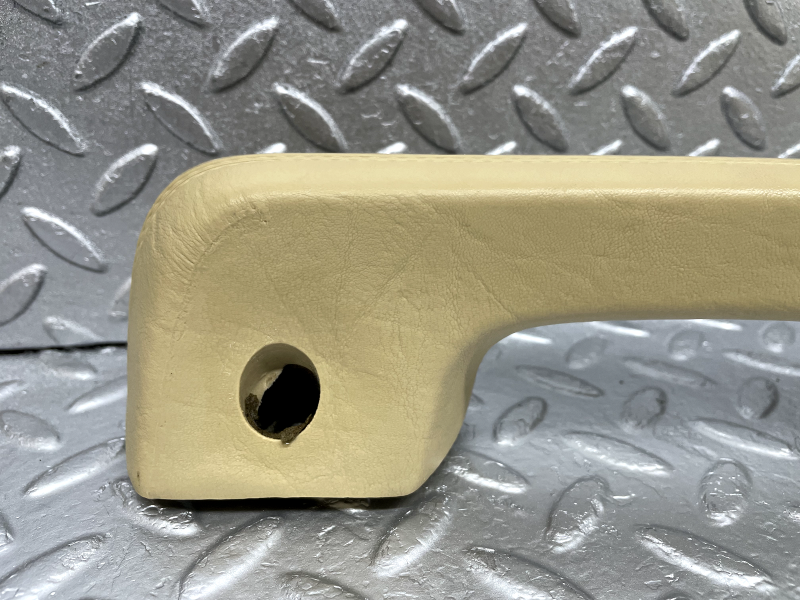 44262 Mercedes-Benz W123 280E Interior Door Handle Beige Left 1239701701