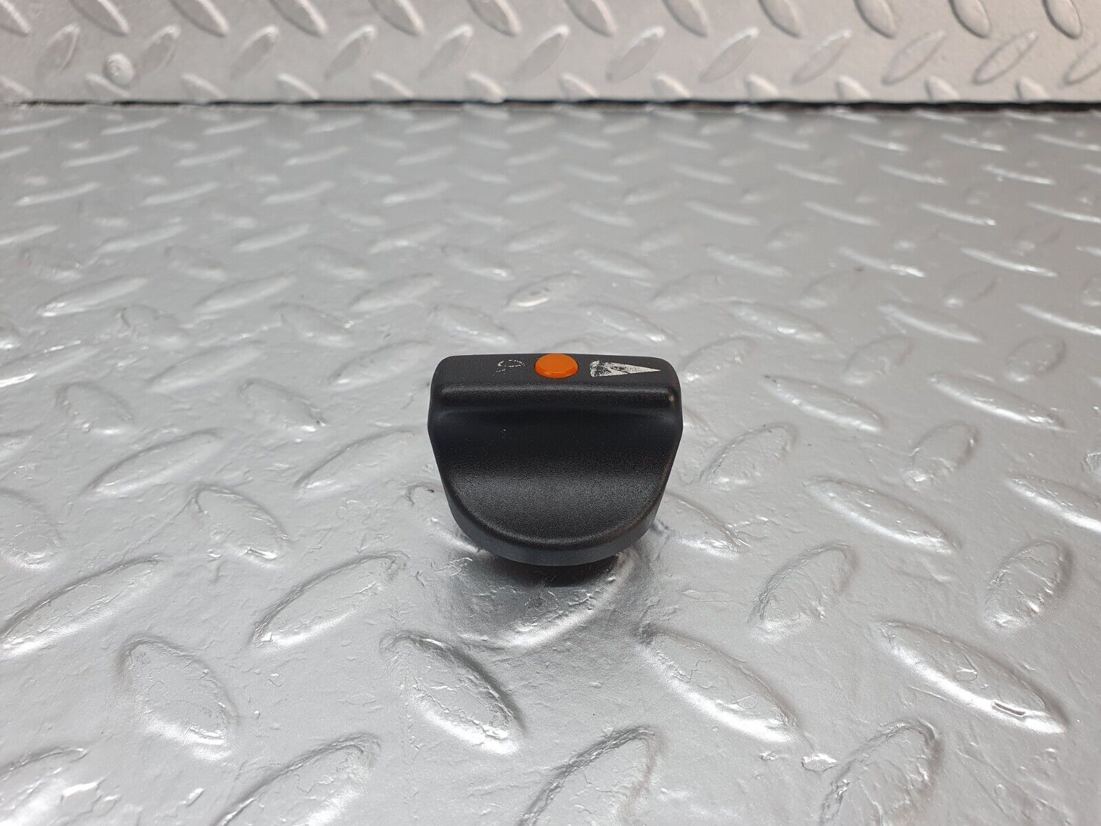 42946 Mercedes-Benz W201 190 2.0L Headlight Switch Knob