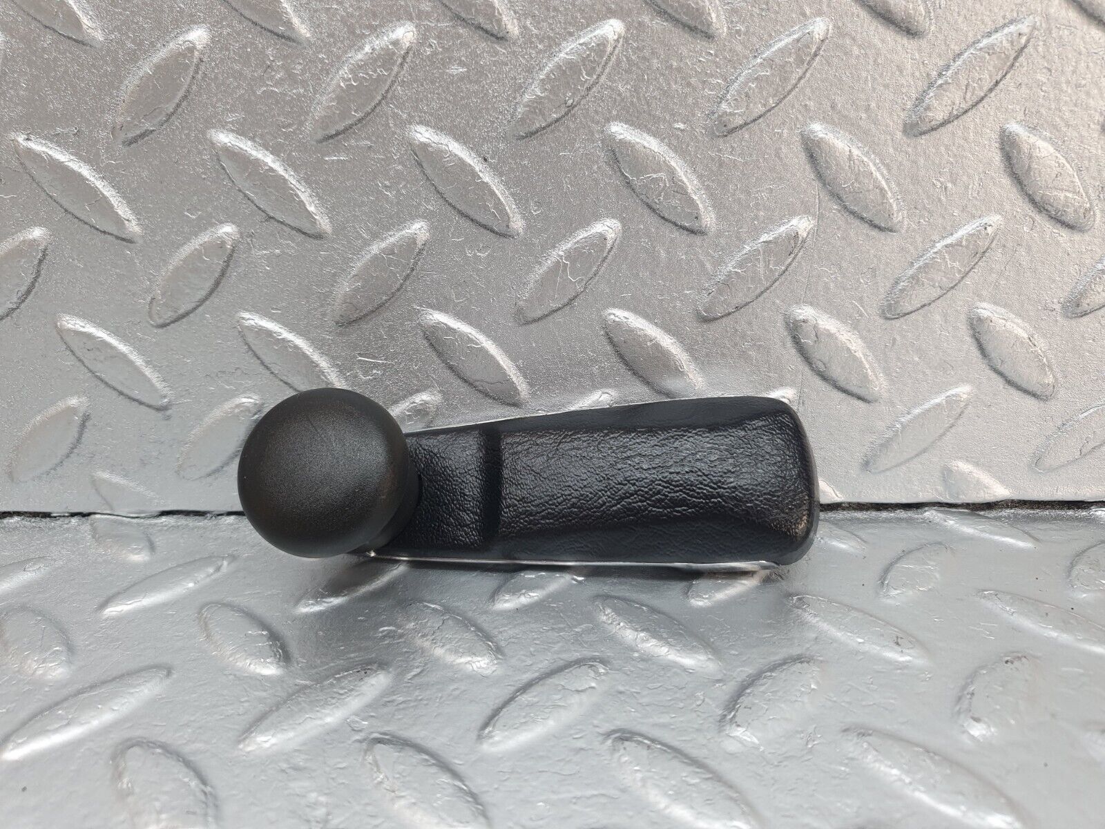 42894 Mercedes-Benz W201 190 2.0L Window Lifter Crank Handle Black