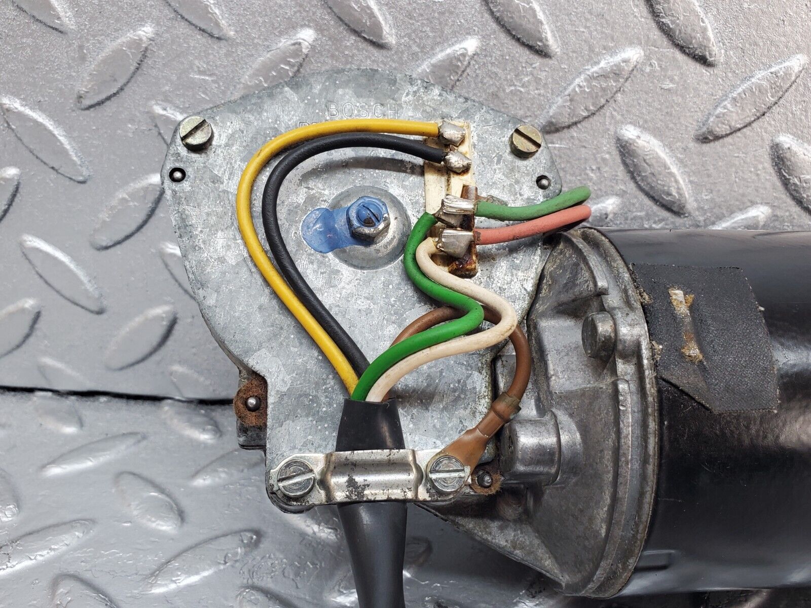 44424 Mercedes-Benz W123 280E Wiper Motor Bosch 0390341077