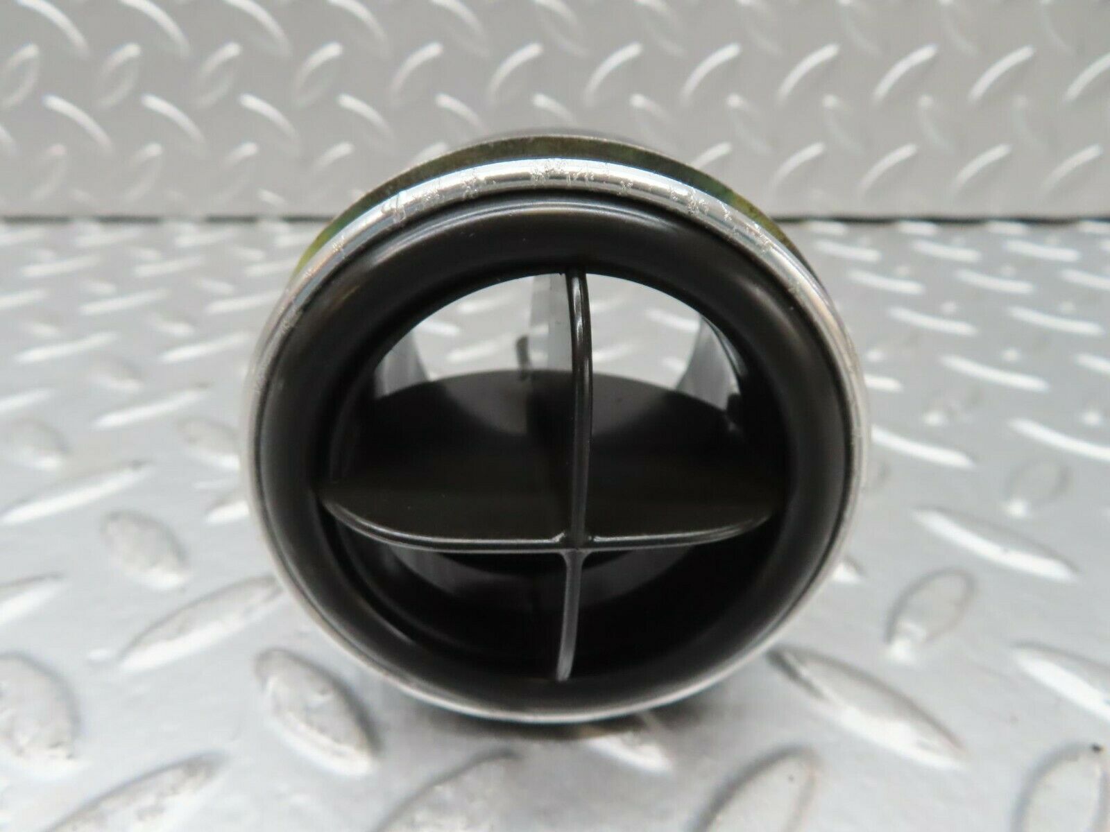 15602 Mercedes-Benz R107 450SL Dashboard Air Vent