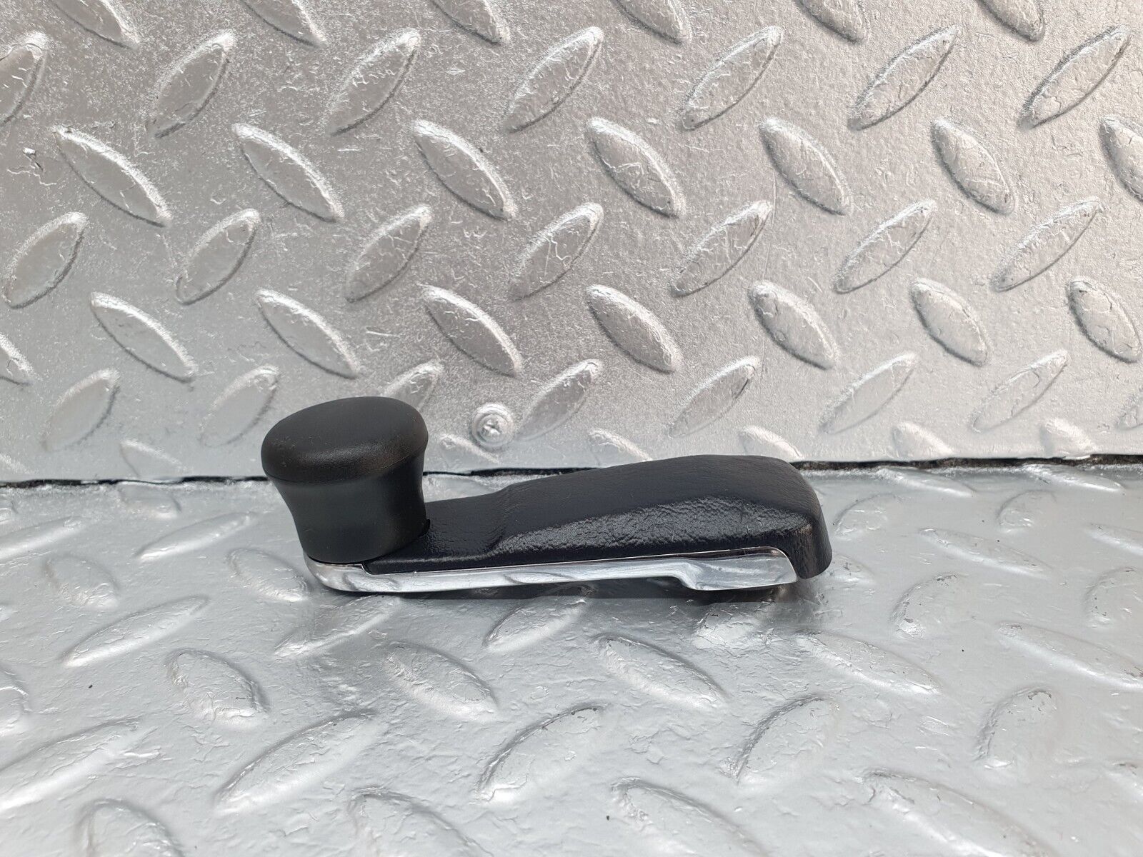 42895 Mercedes-Benz W201 190 2.0L Window Lifter Crank Handle Black