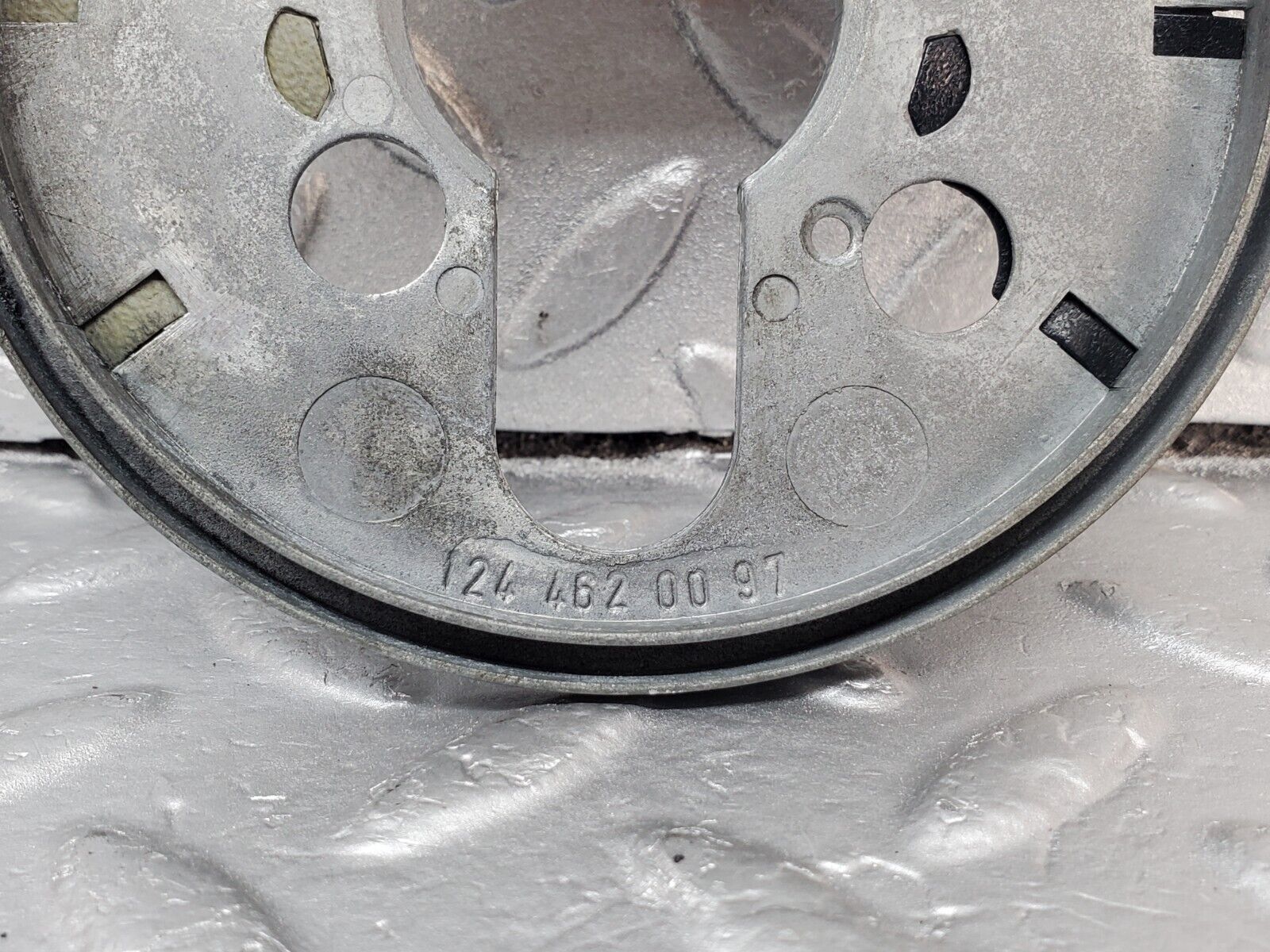 45676 Mercedes-Benz W126 420SE Steering Wheel Contact Plate 1244620097