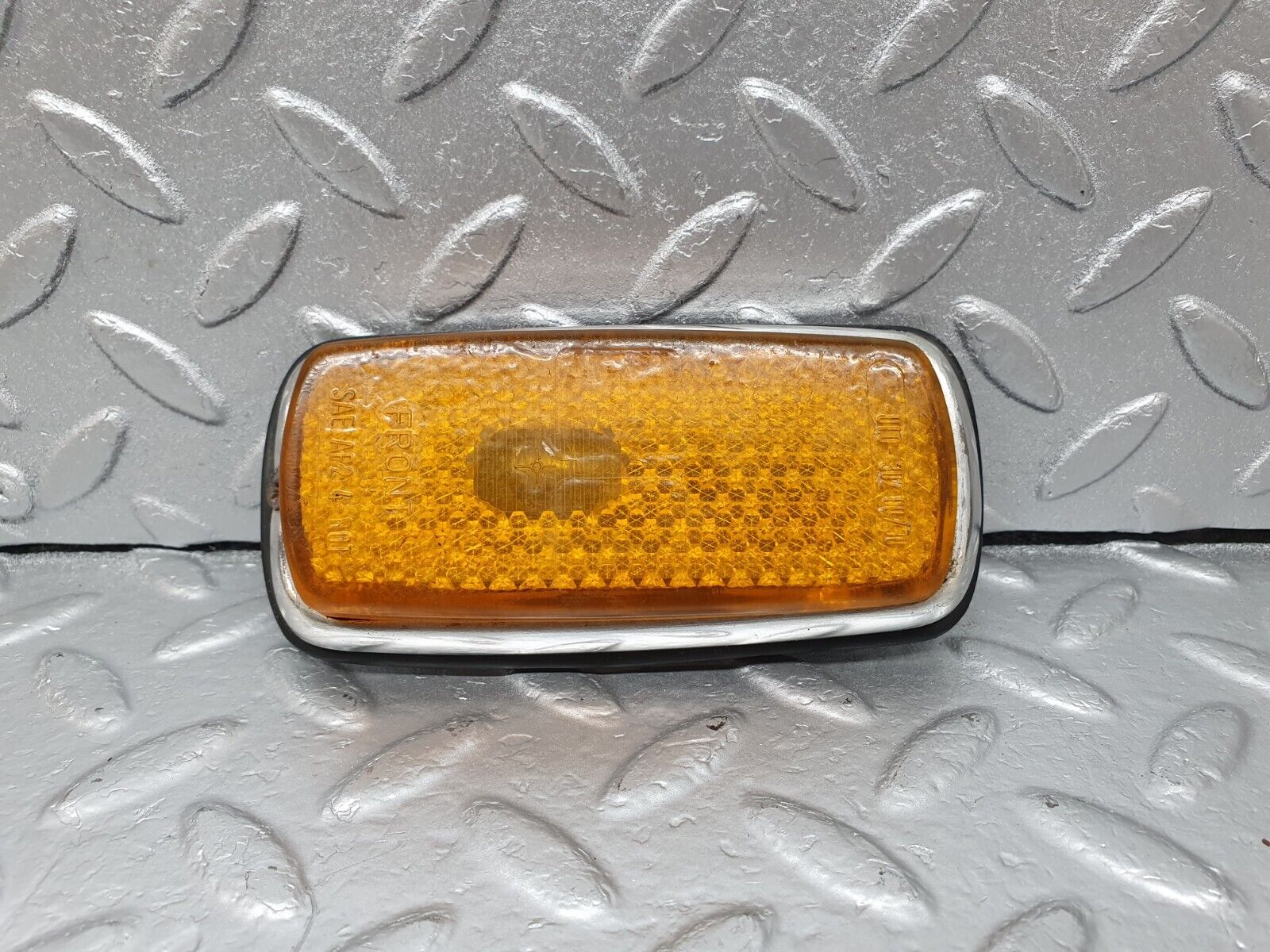 43120 Mercedes-Benz W108 280SE Front Right Side Position Light 0008260441