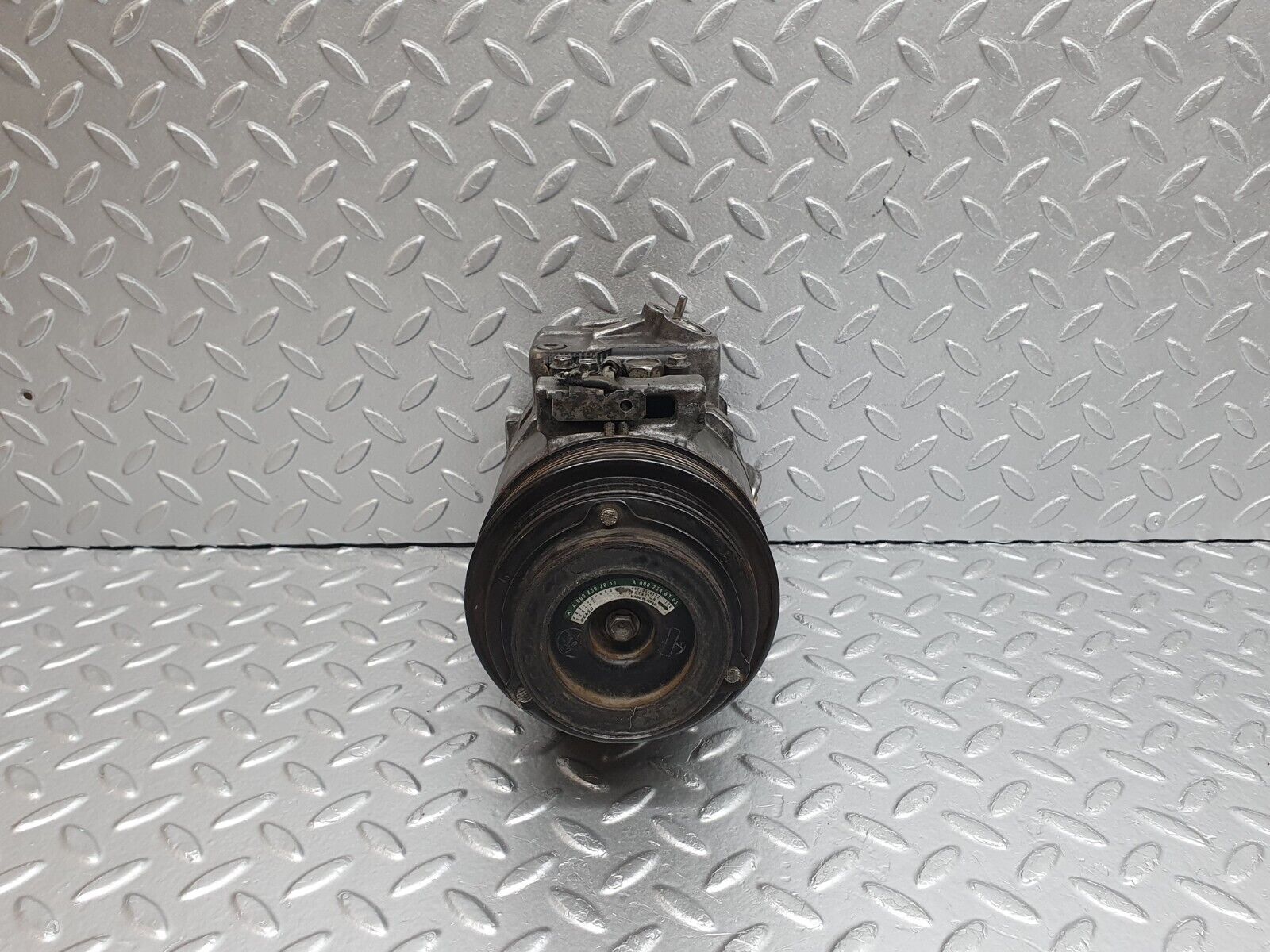 41921 Mercedes-Benz W202 C200 Air Conditioning Compressor 0002302011