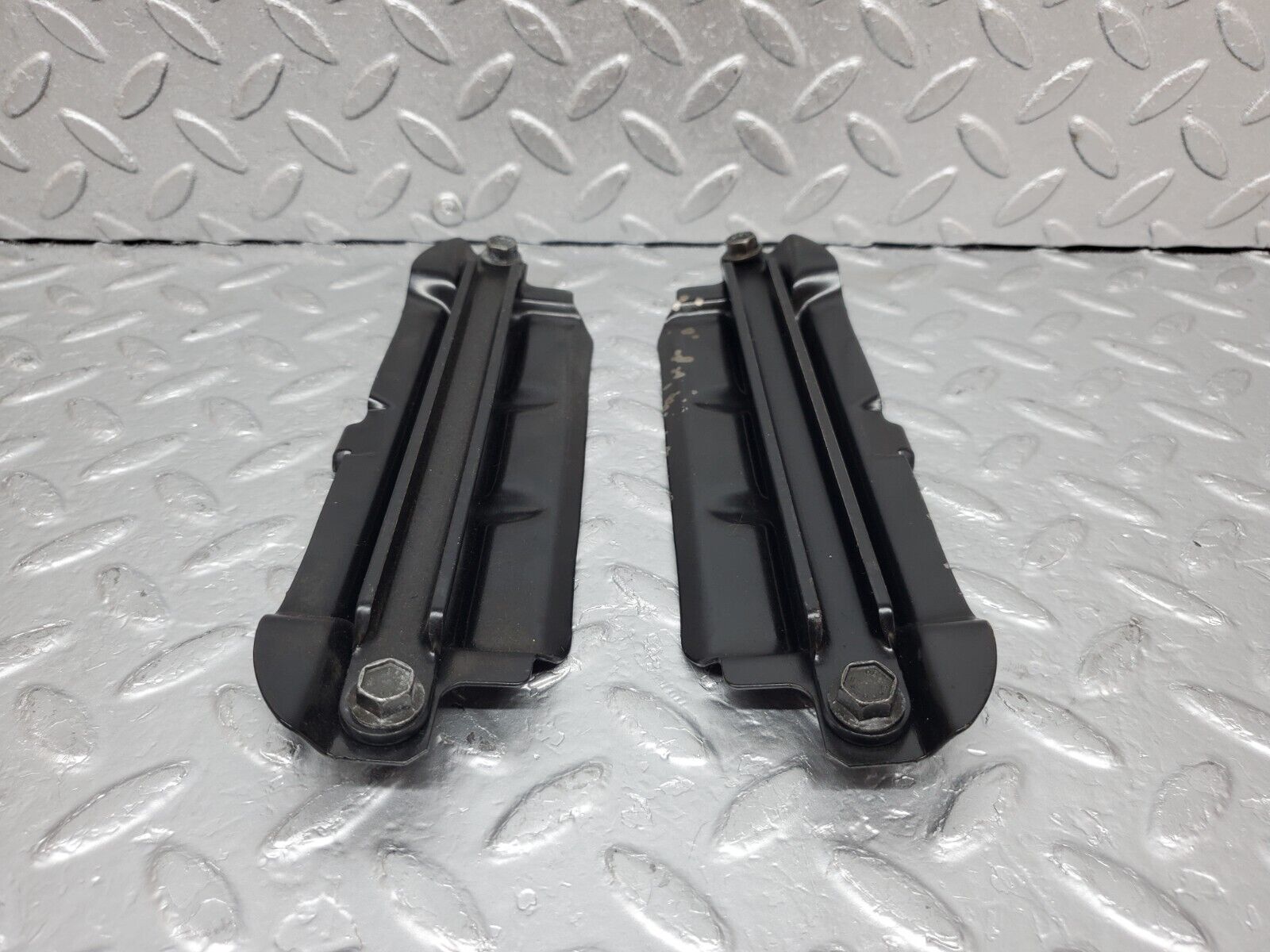 44853 Mercedes-Benz W124 220E Seat Belt Guide Bracket