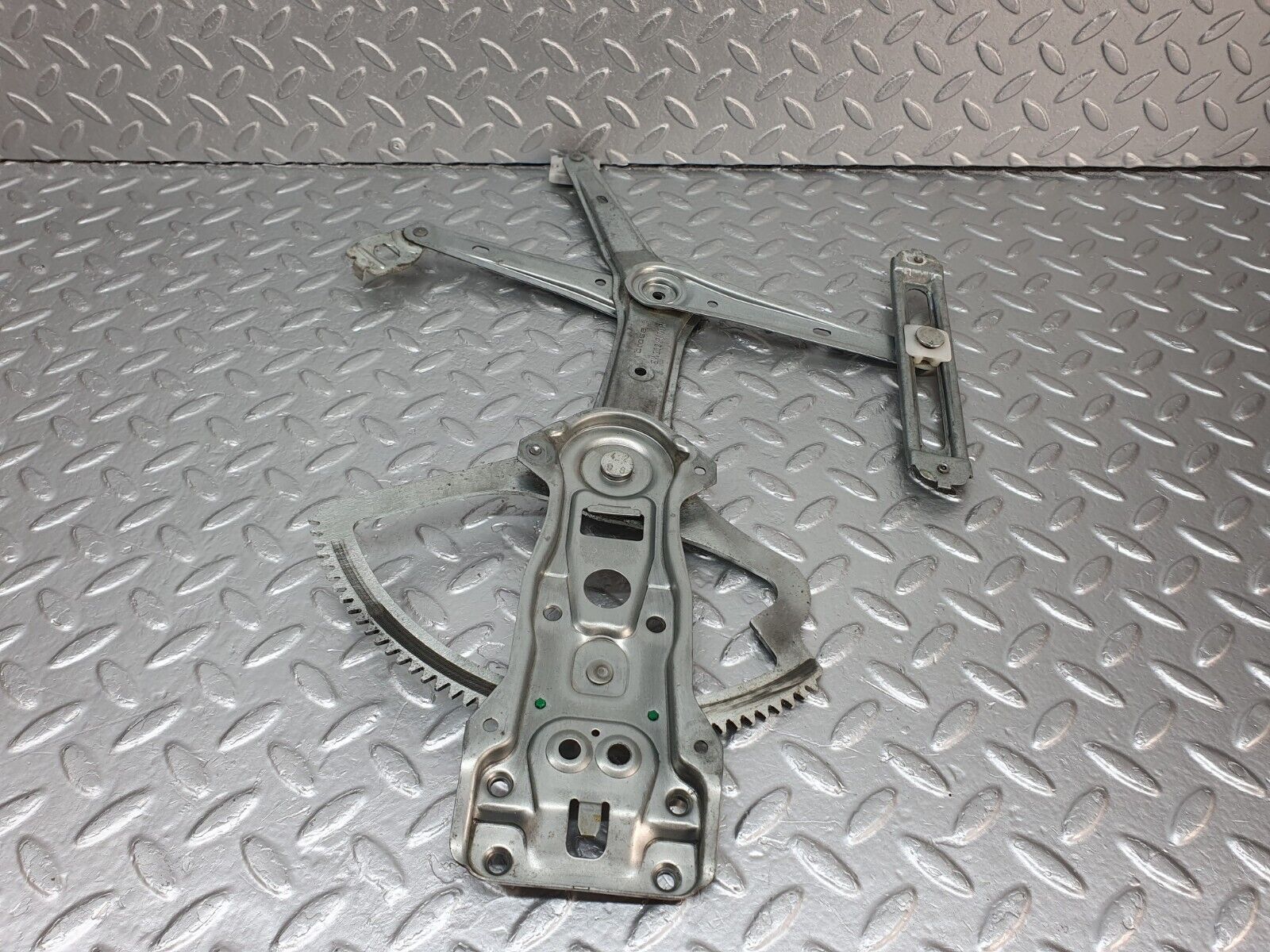 41939 Mercedes-Benz W202 C200 Front Right Power Window Regulator