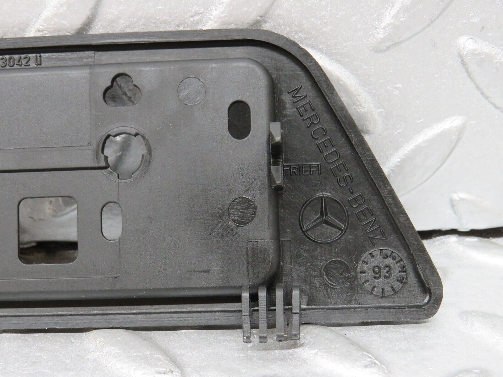 37766 Mercedes-Benz A124 320E Cabriolet Front Left Seat Electric Adjustment Trim A3042LI