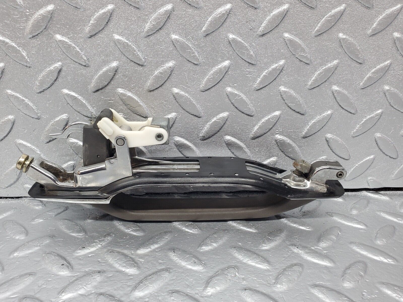 45647 Mercedes-Benz W126 420SE Rear Left Door Exterior Handle 1267600059