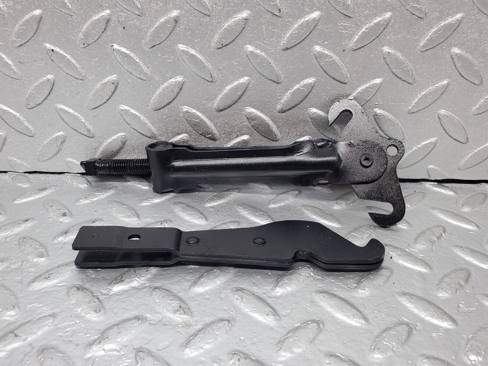 44499 Mercedes-Benz W123 280E Handbrake Adjusting Handbrake Regulator