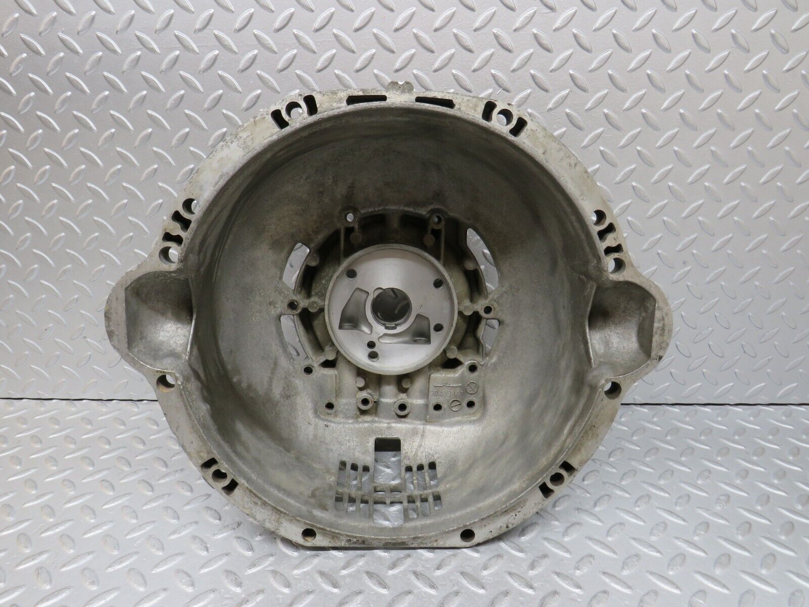 36405 Mercedes-Benz R107 450 Automatic Gearbox Bell Housing 722.002 1162570201