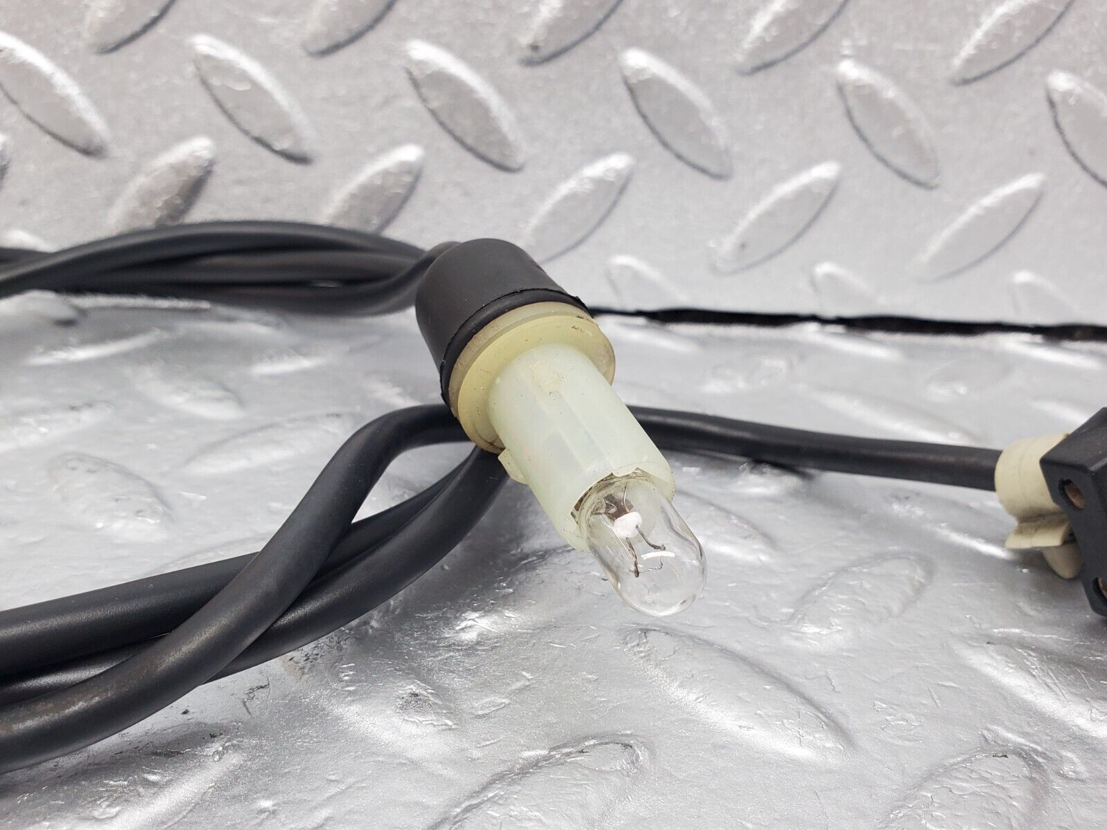 45792 Mercedes-Benz W126 420SE Wing Indicator Cable Wire 1249971881