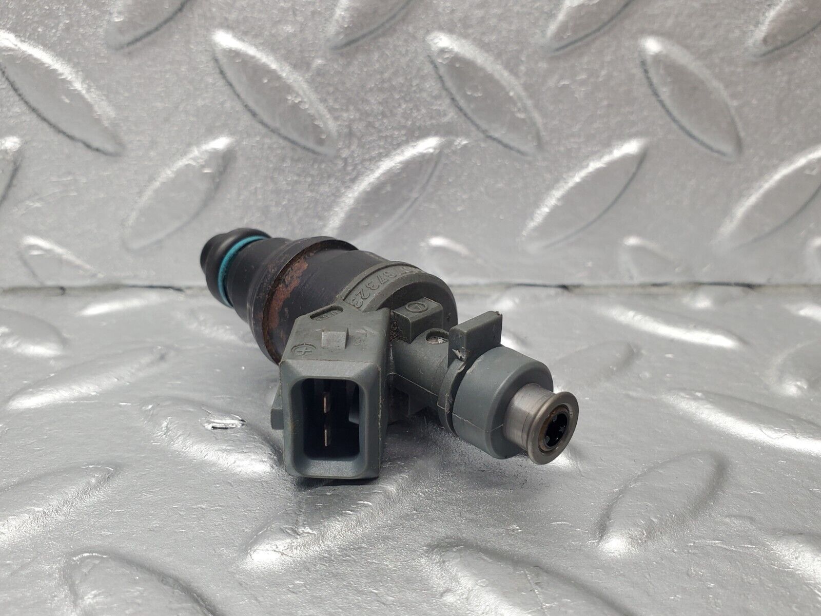 46243 Mercedes-Benz W124 280E Fuel Injector Bosch 0280155209 0000787323