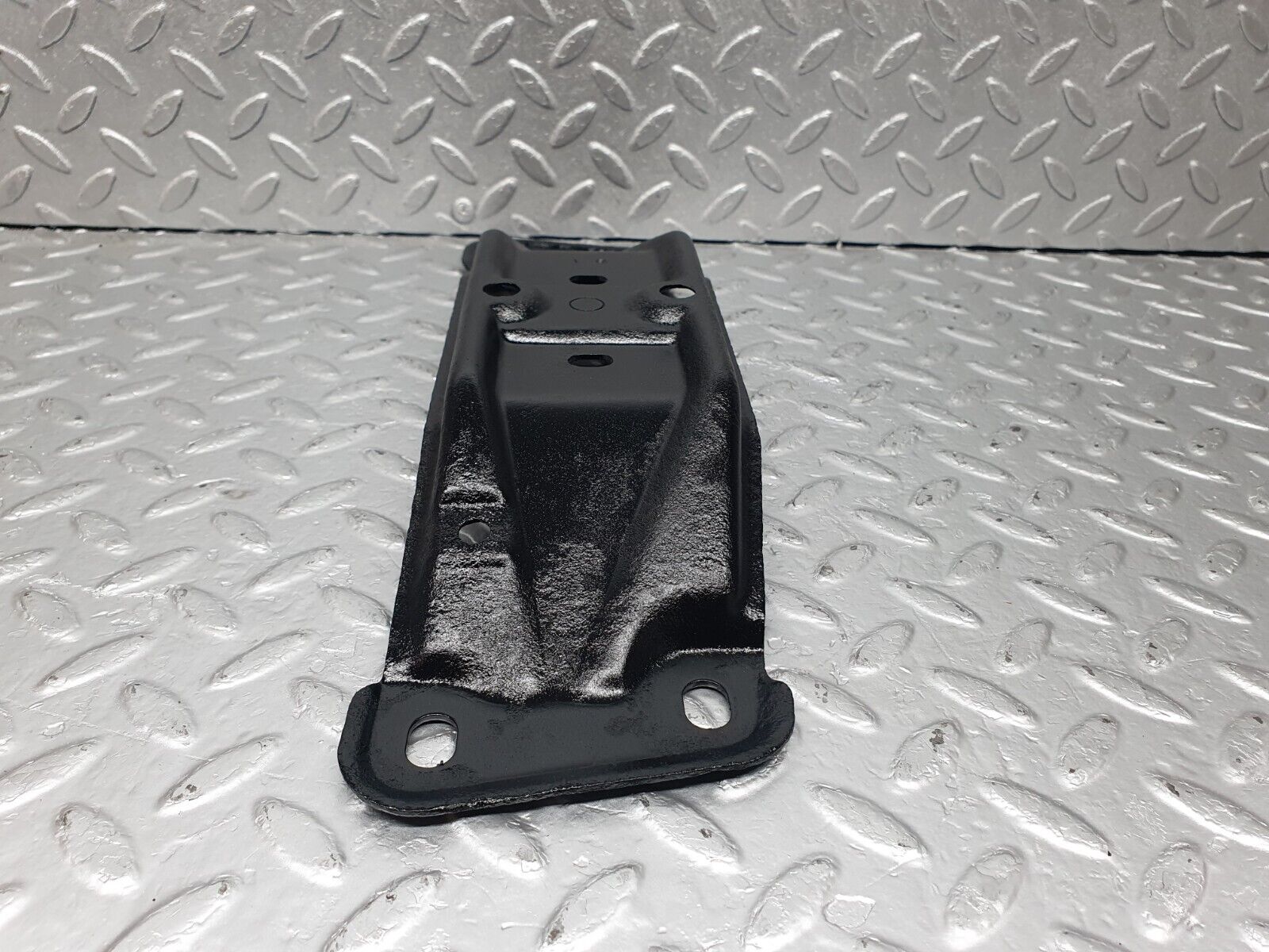 43512 Mercedes-Benz C126 380SEC Coupe Gearbox Mount Bracket