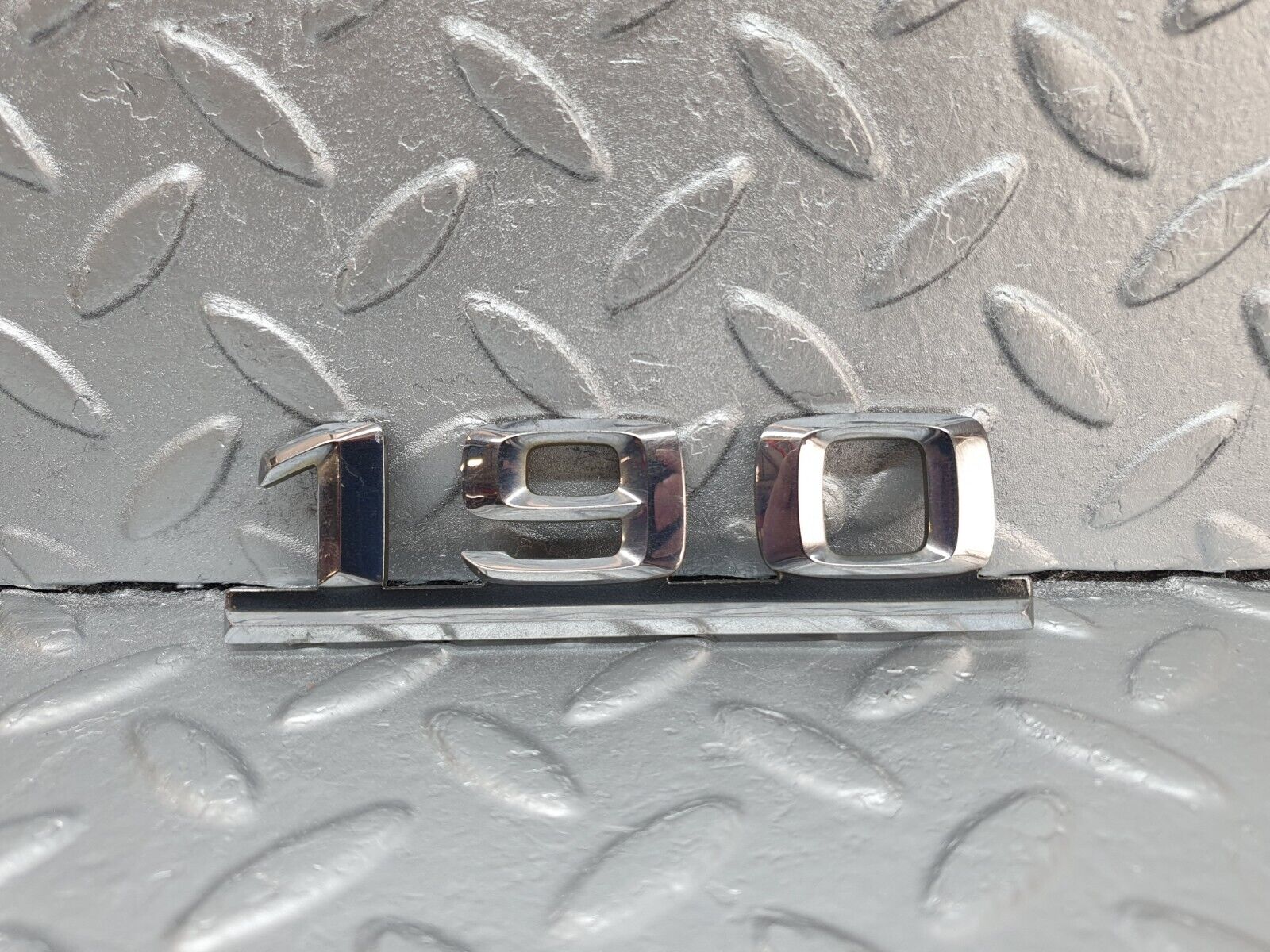 42945 Mercedes-Benz W201 190 2.0L Trunk Badge Emblem