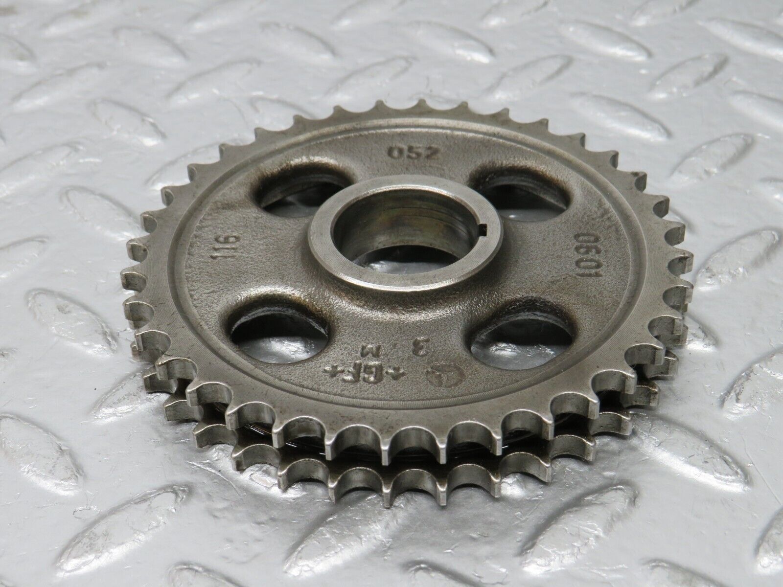 32948 Mercedes-Benz C107 R107 450 V8 Camshaft Timing Gear 1160520601