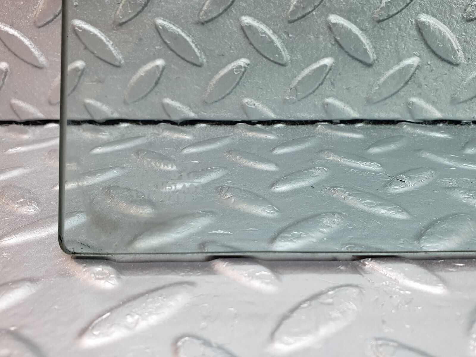 43060 Mercedes-Benz R107 Hardtop Quarter Window Glass Right Side