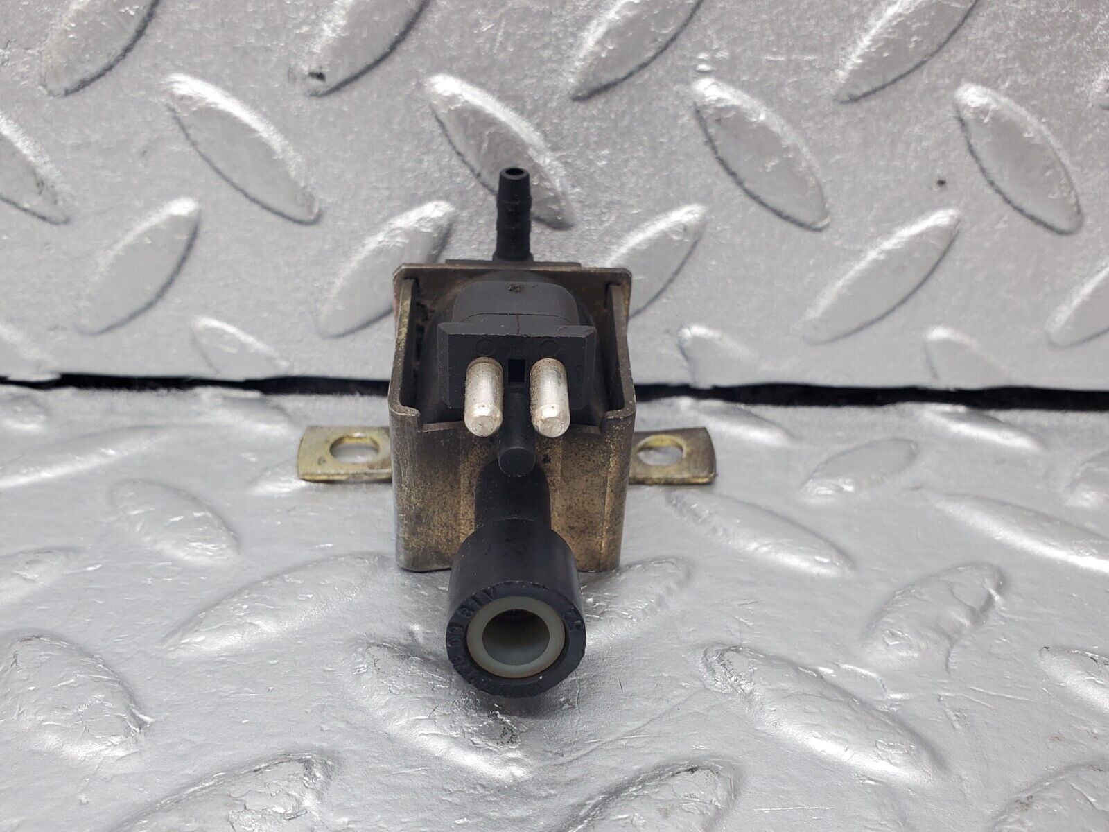 45540 Mercedes-Benz W126 420SE Vacuum Control Valve Pierburg 0015407097 7.21071.00