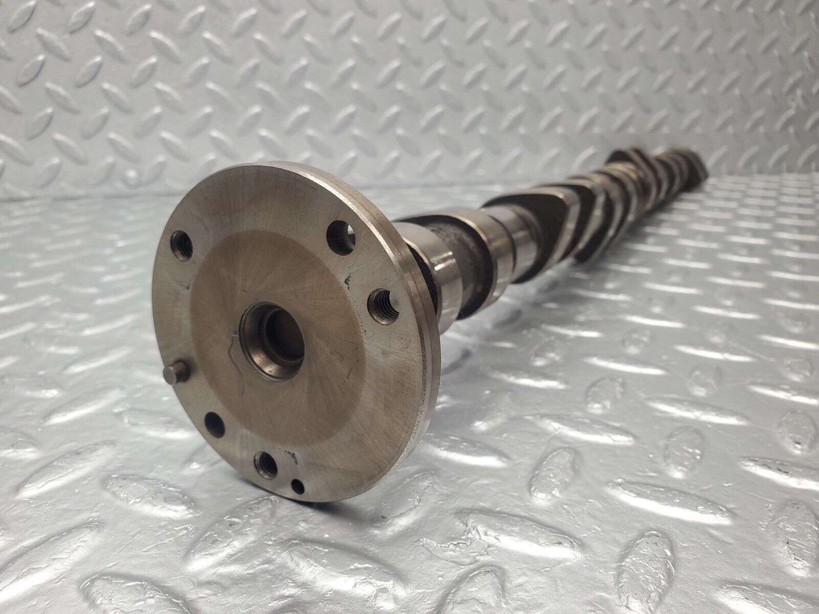 46222 Mercedes-Benz W124 280E Camshaft R1046301